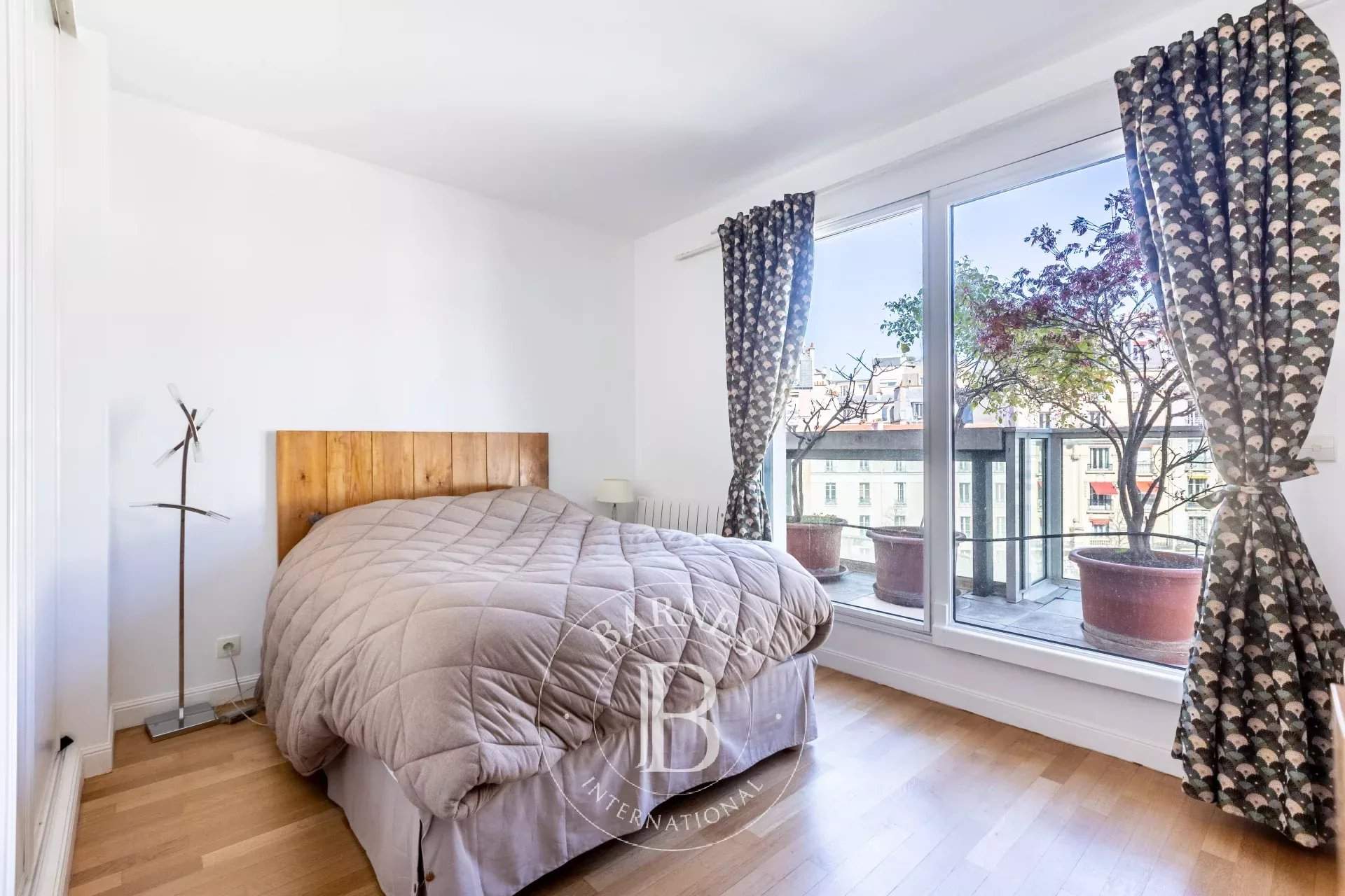 Paris  - Appartement 6 Pi&egrave;ces 4 Chambres - picture 9