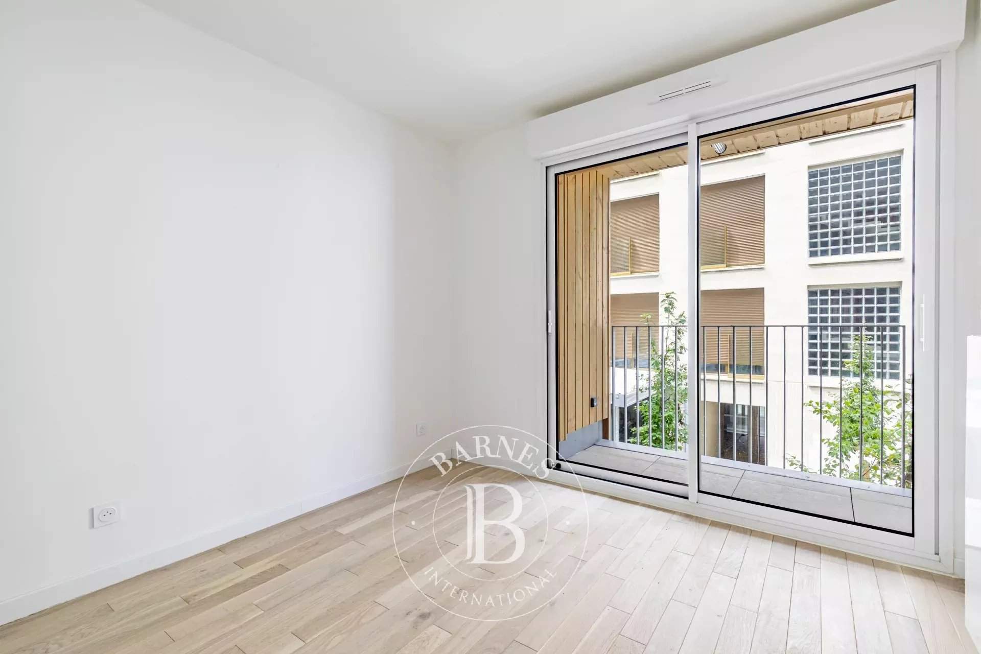 Paris  - House 4 Bedrooms - picture 11