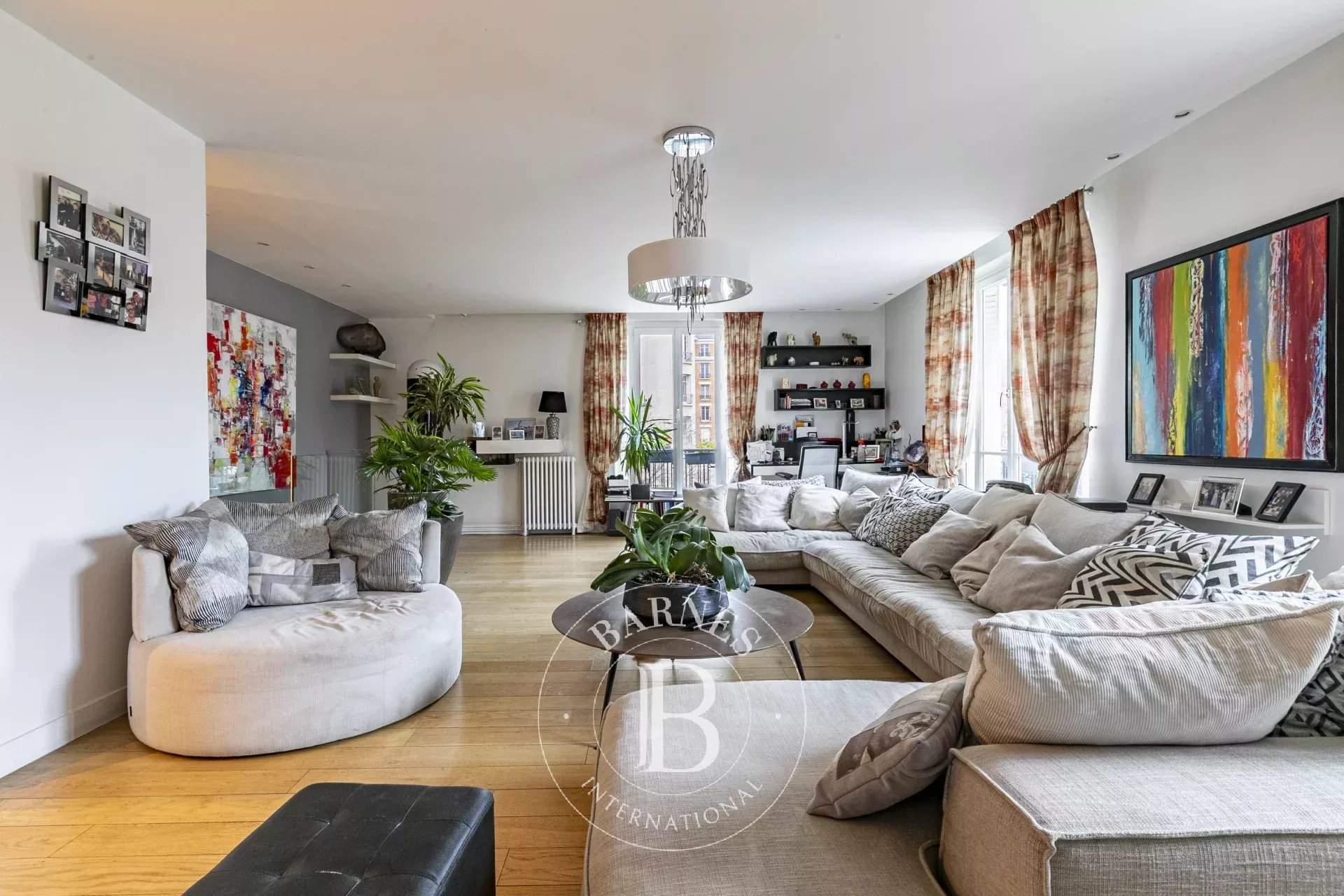 Paris  - Appartement 5 Pi&egrave;ces 4 Chambres - picture 2