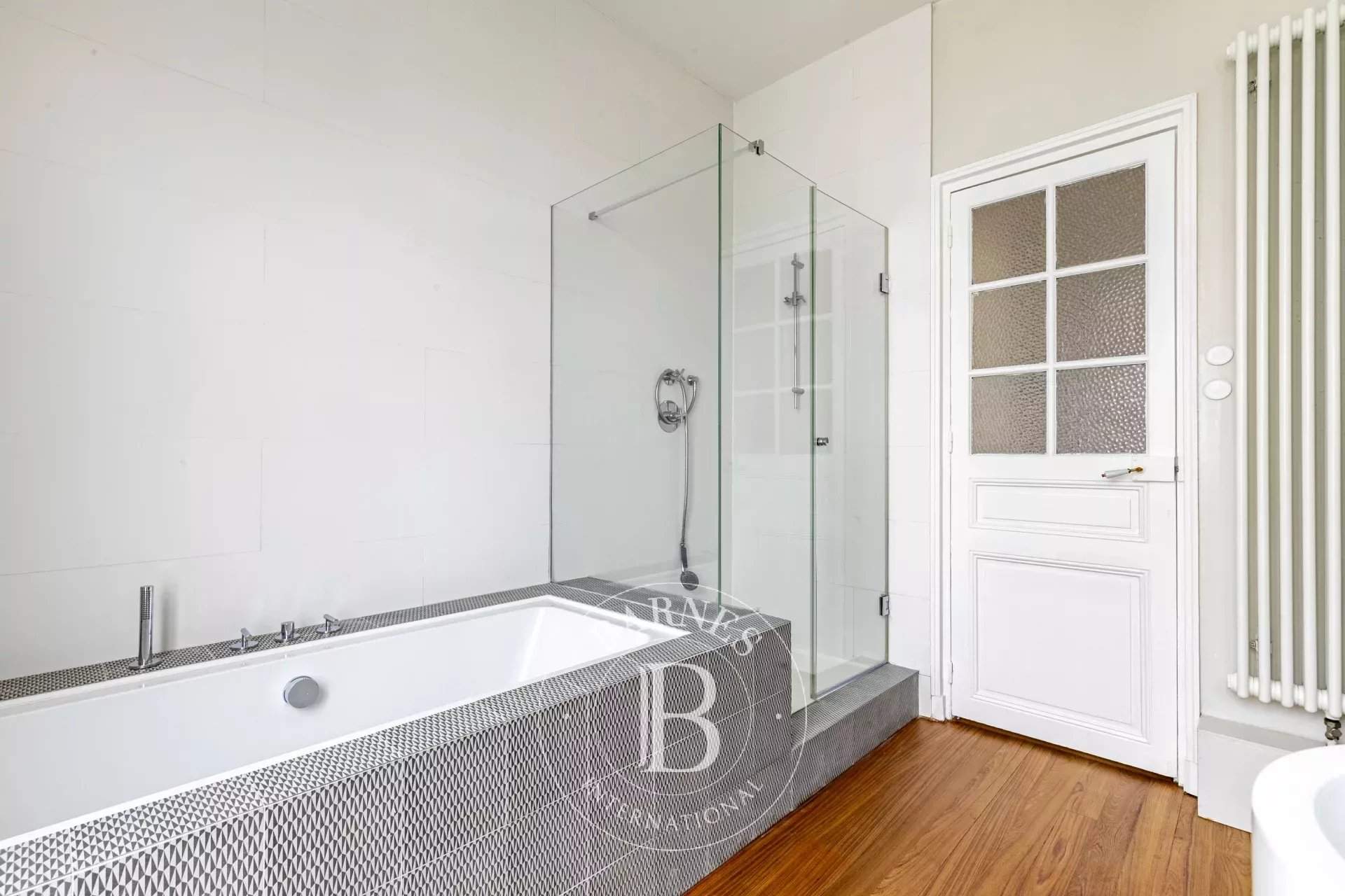 Paris  - Apartment 3 Bedrooms - picture 13