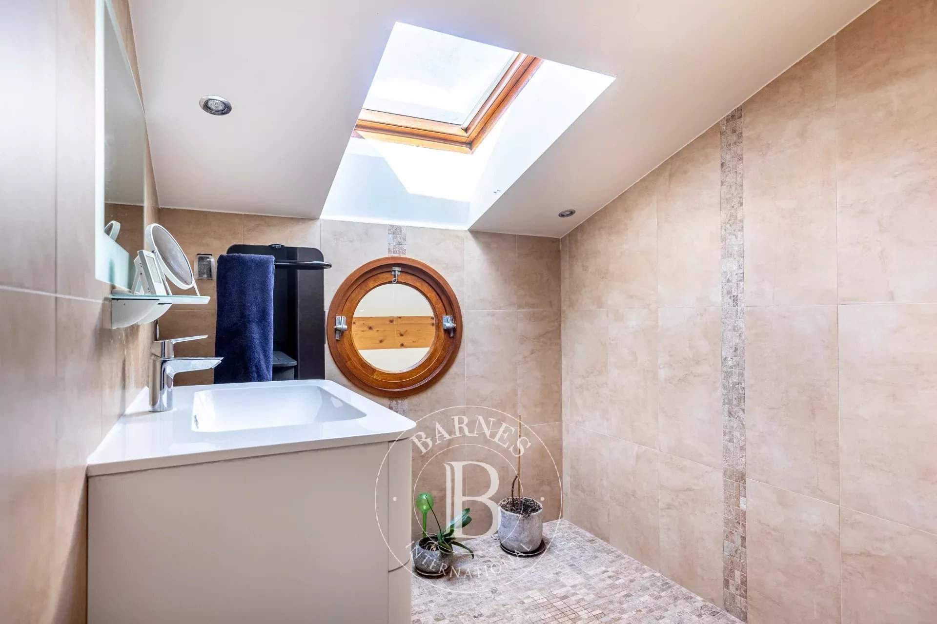 Paris  - Apartment 3 Bedrooms - picture 9