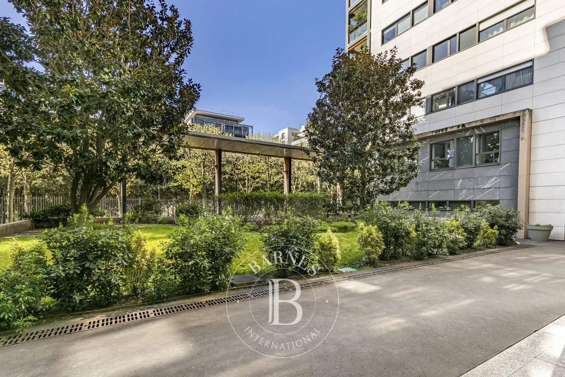 Paris  - Apartment 3 Bedrooms - picture 12