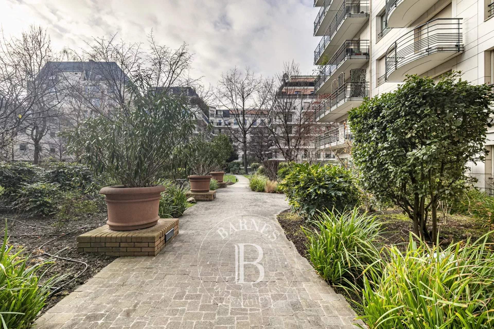 Paris  - Appartement 3 Pi&egrave;ces 2 Chambres - picture 9