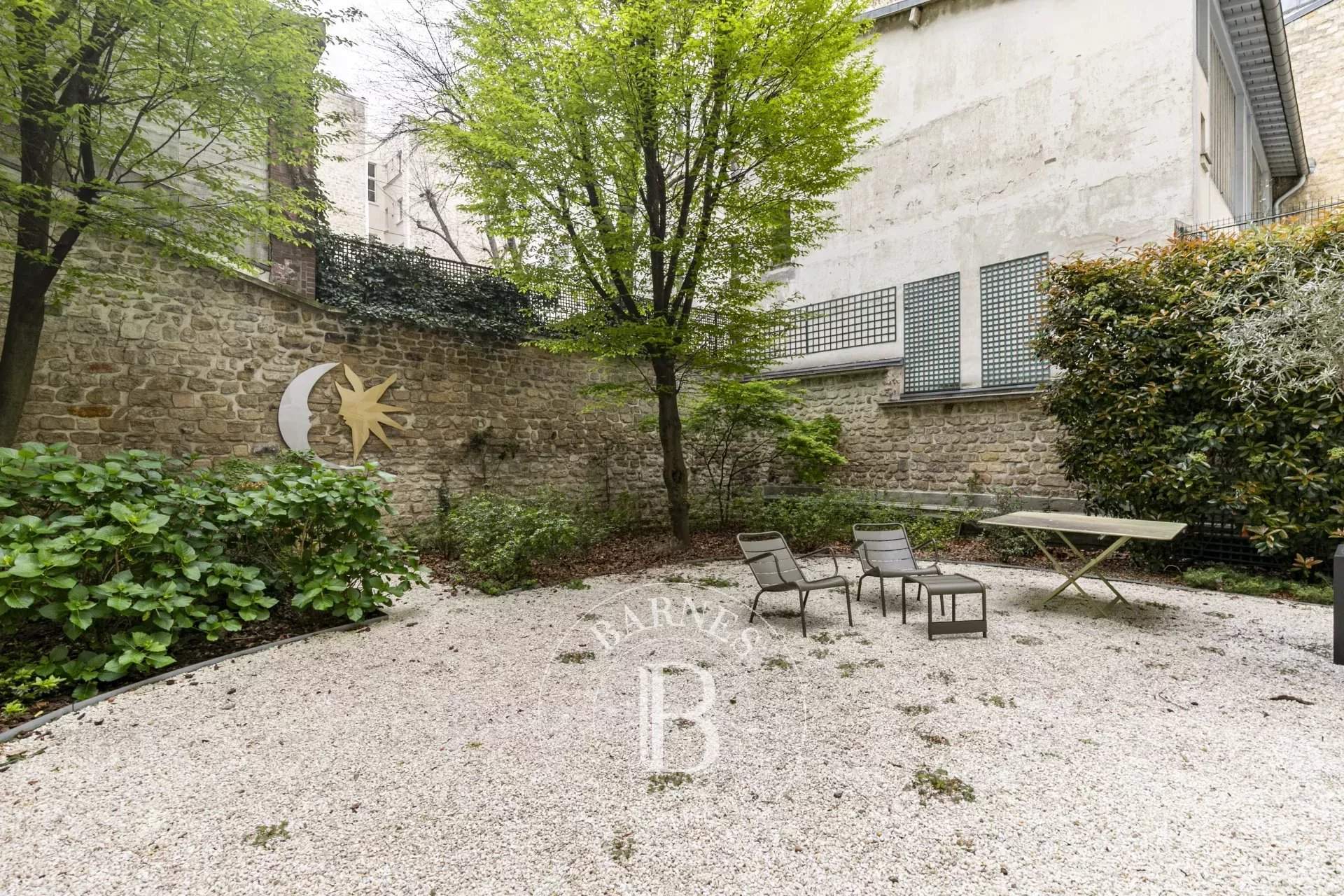 Paris  - Appartement 4 Pi&egrave;ces 2 Chambres - picture 1