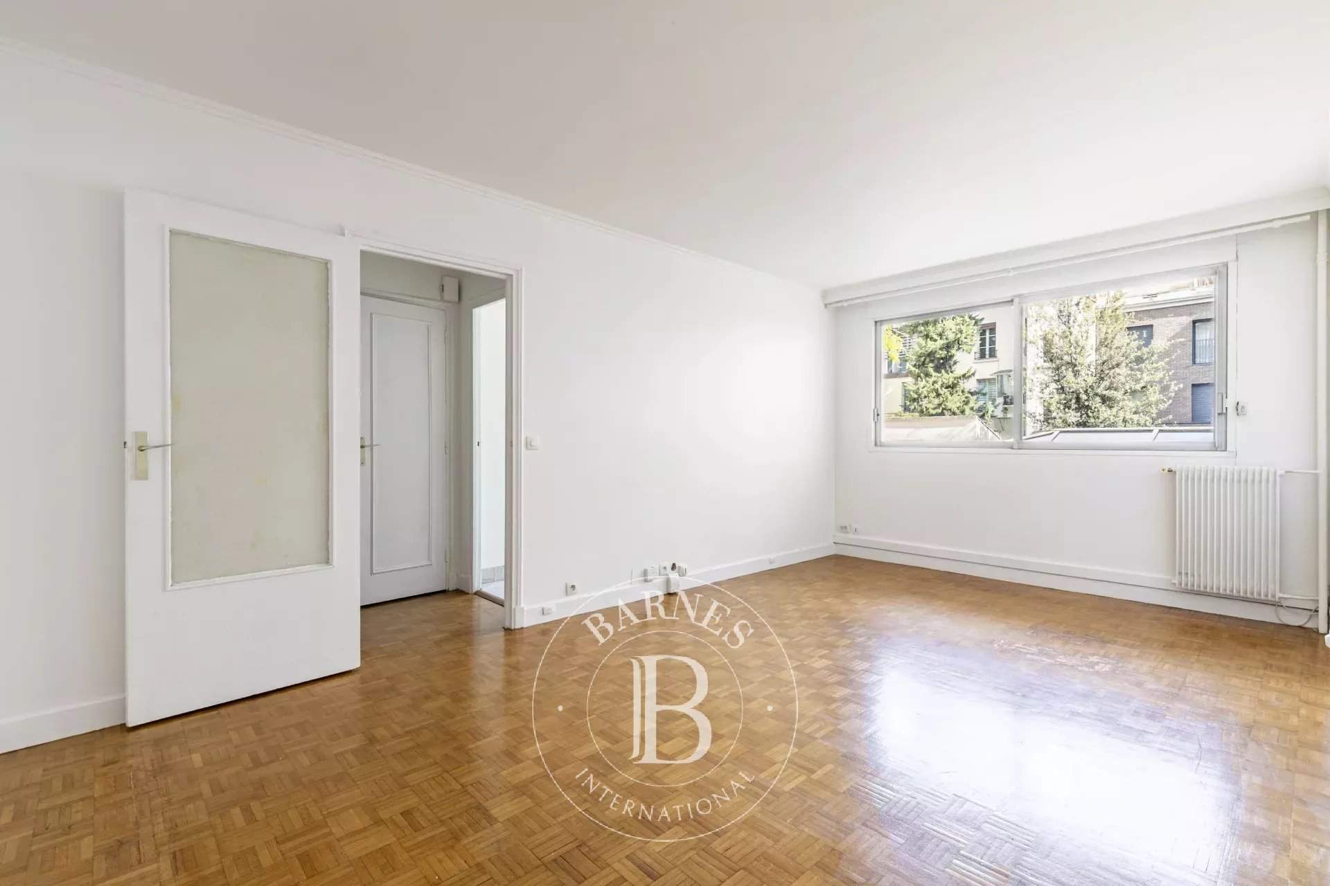 Paris  - Appartement 2 Pi&egrave;ces, 1 Chambre - picture 2