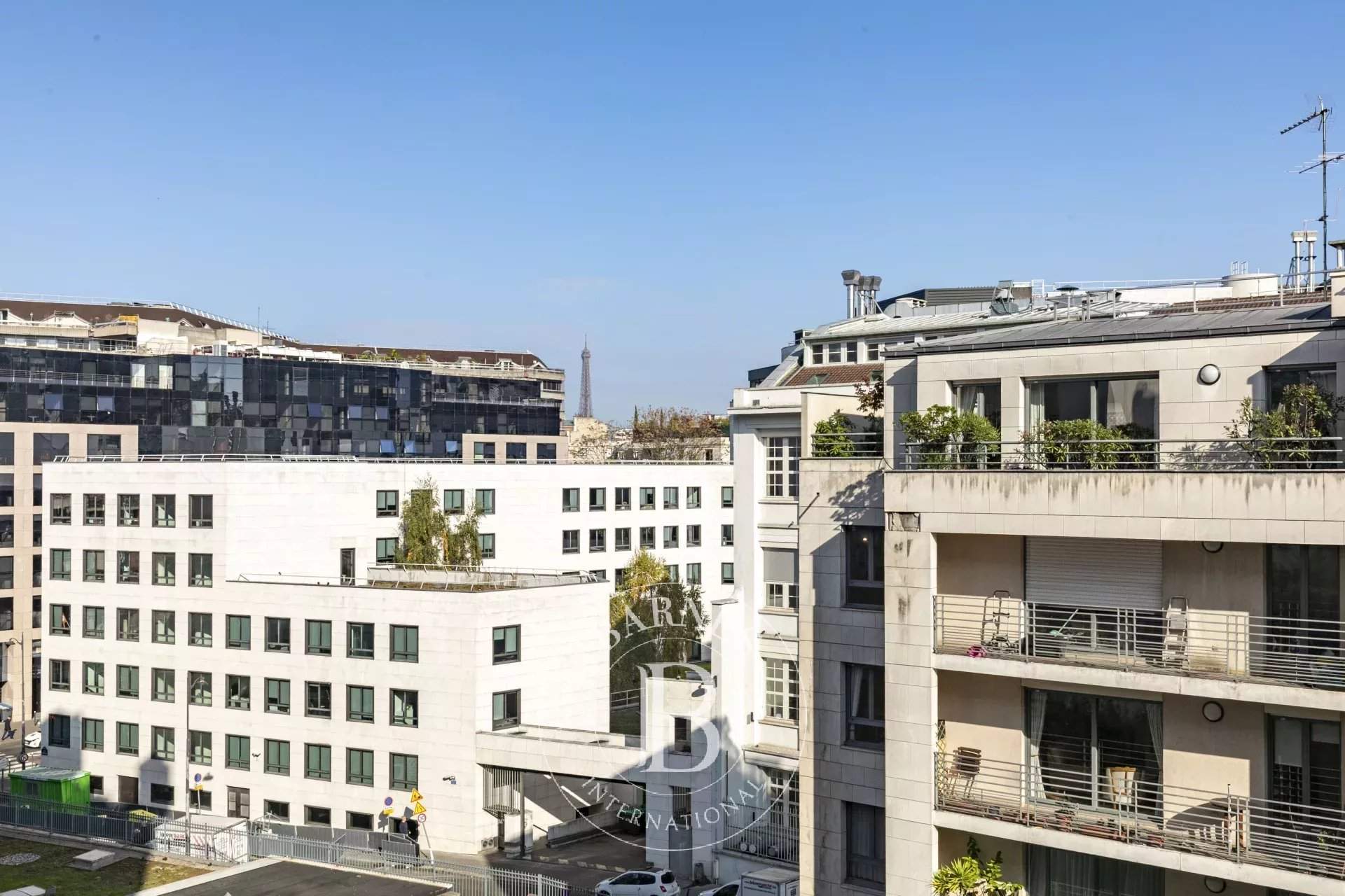 Paris  - Apartment 3 Bedrooms - picture 12