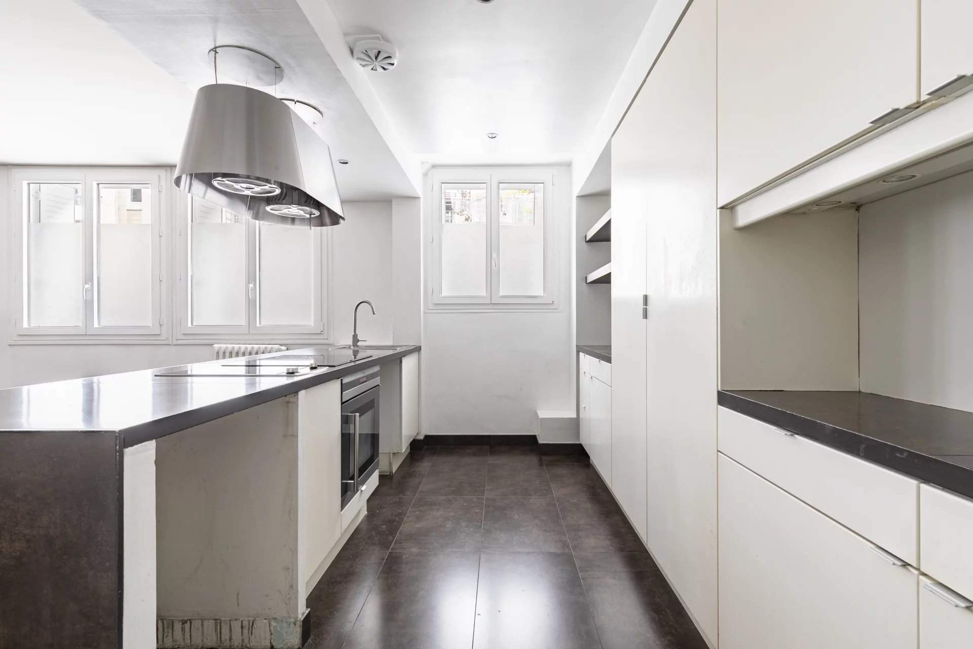 Paris  - Appartement 3 Pi&egrave;ces 2 Chambres - picture 2