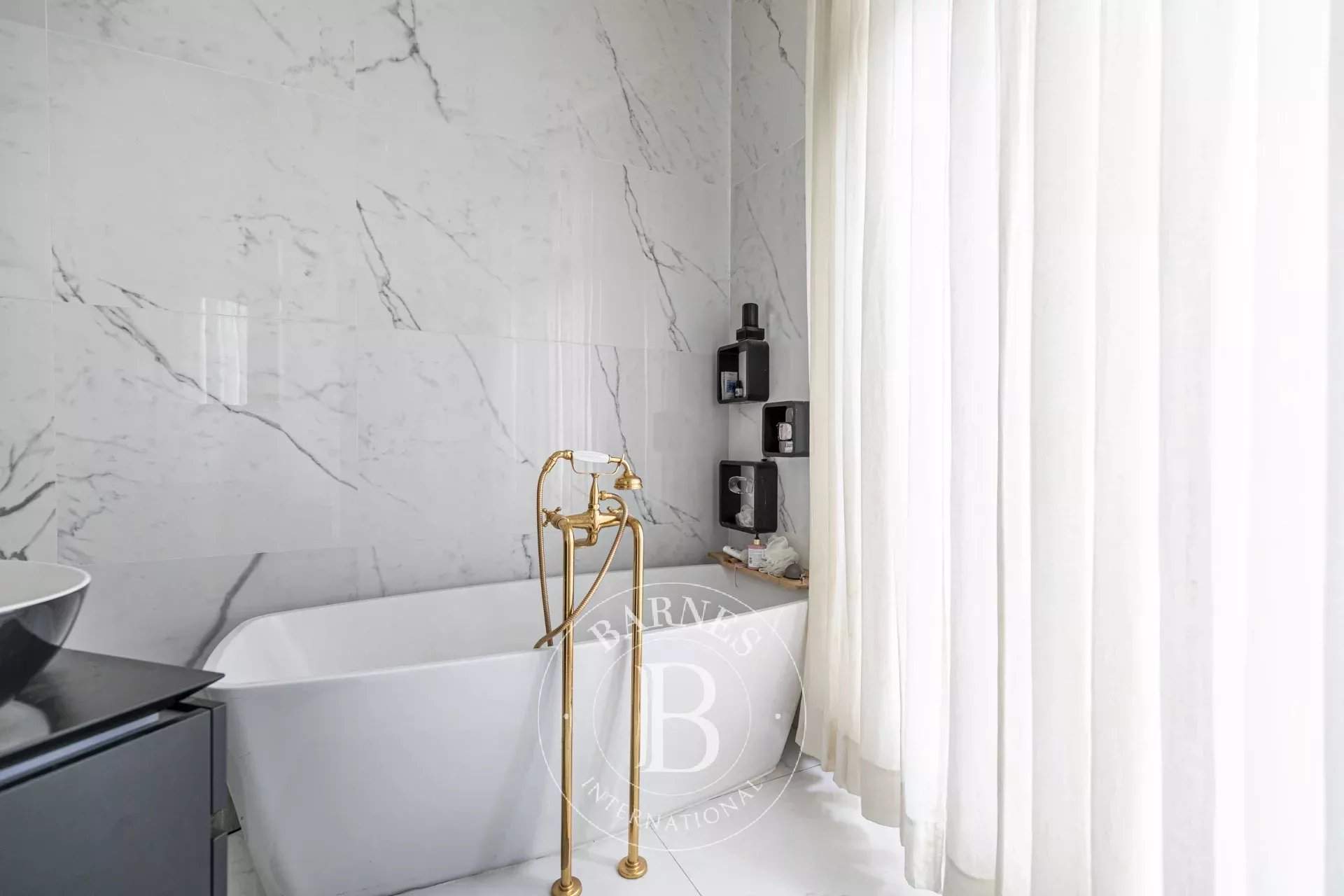 Paris  - Apartment 3 Bedrooms - picture 8