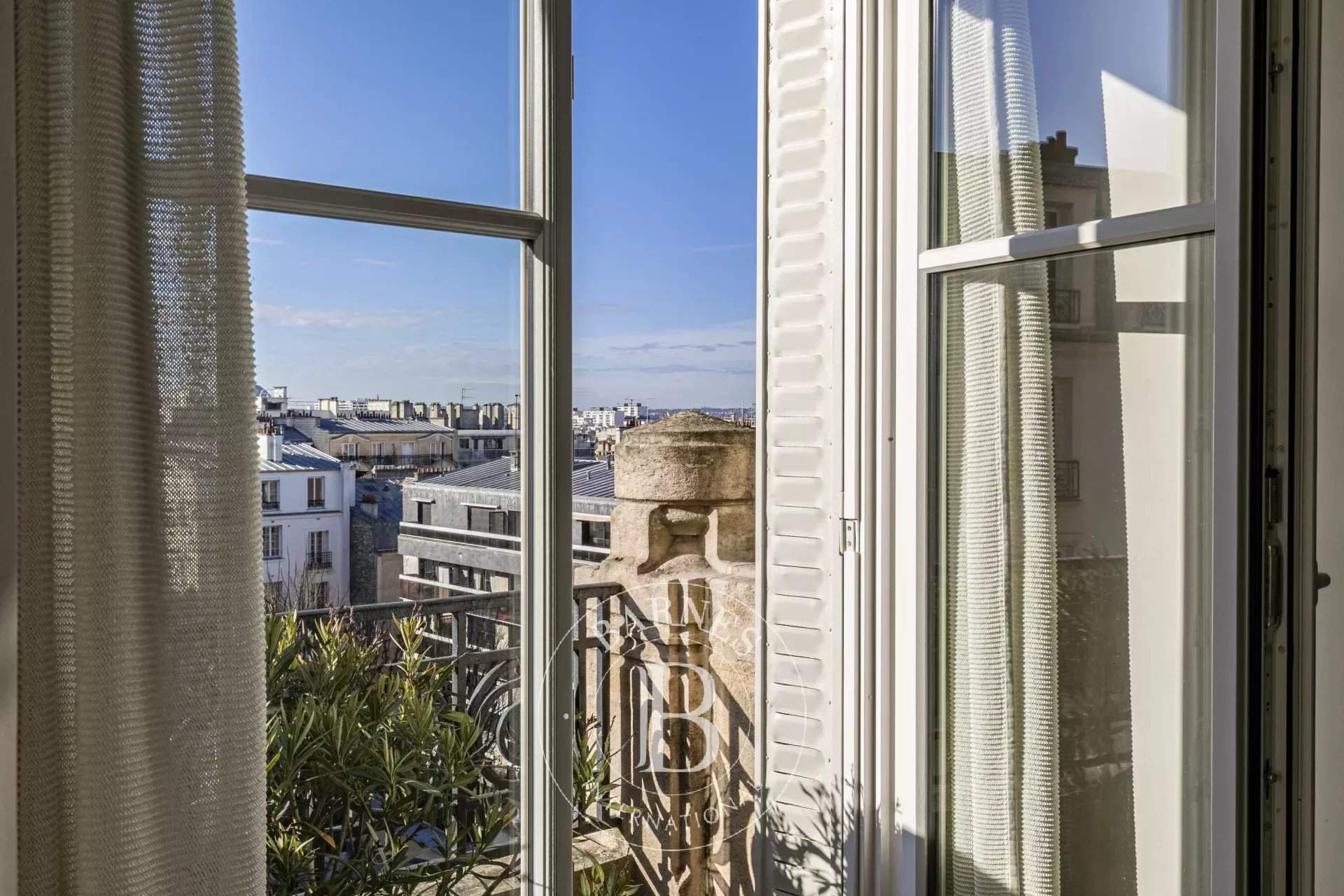 Paris  - Apartment 4 Bedrooms - picture 4