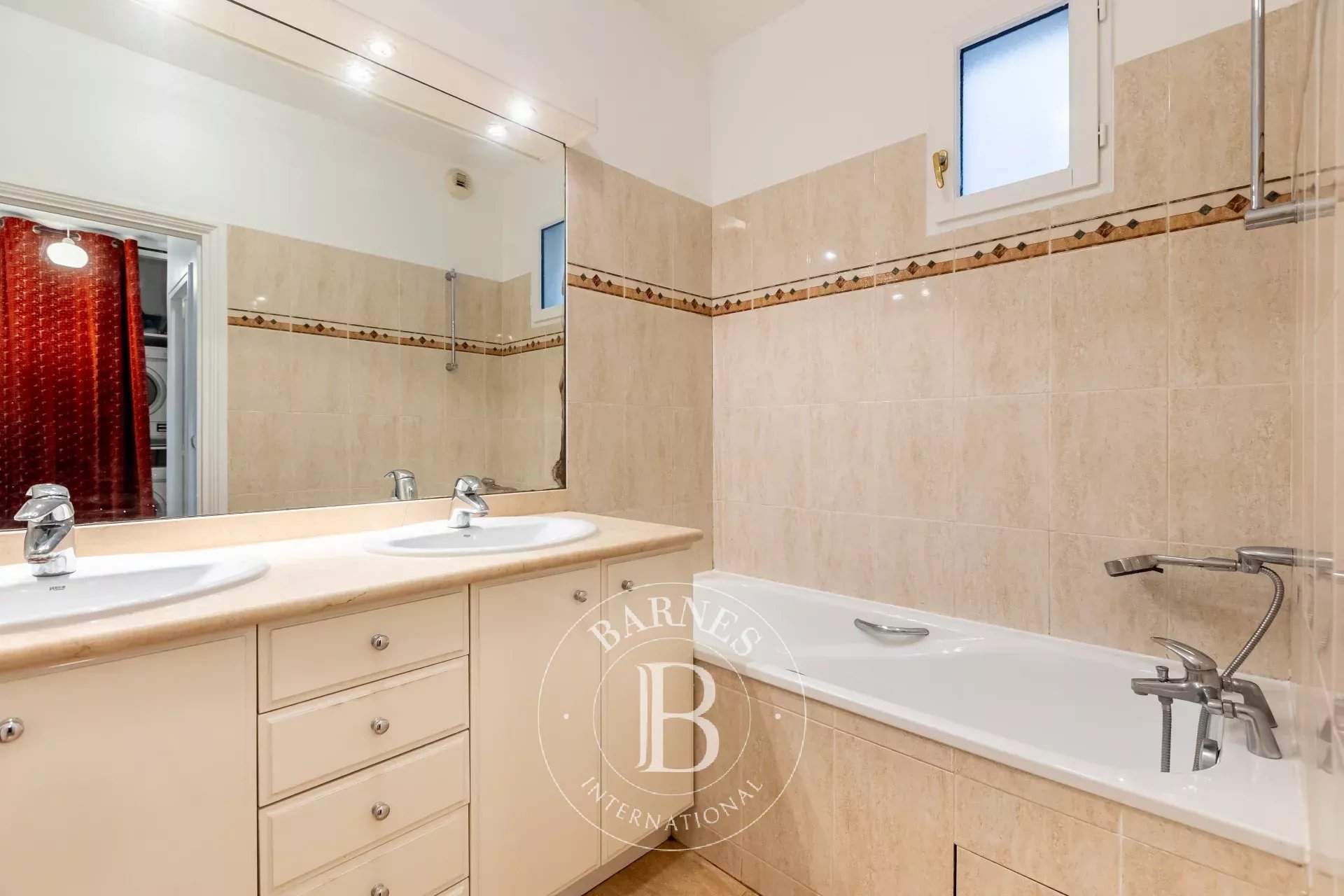 Paris  - Appartement 5 Pi&egrave;ces 3 Chambres - picture 15