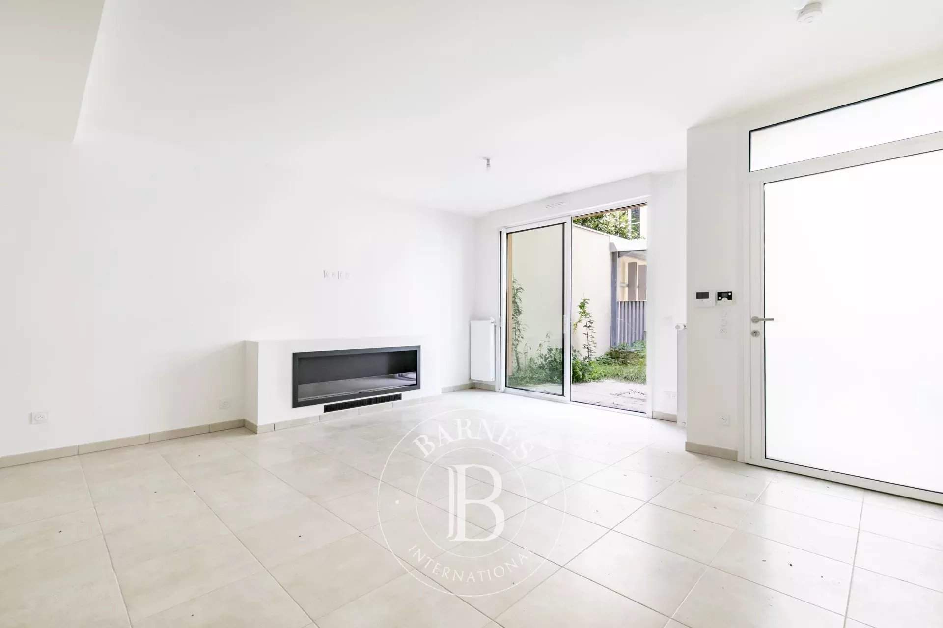 Paris  - House 4 Bedrooms - picture 6
