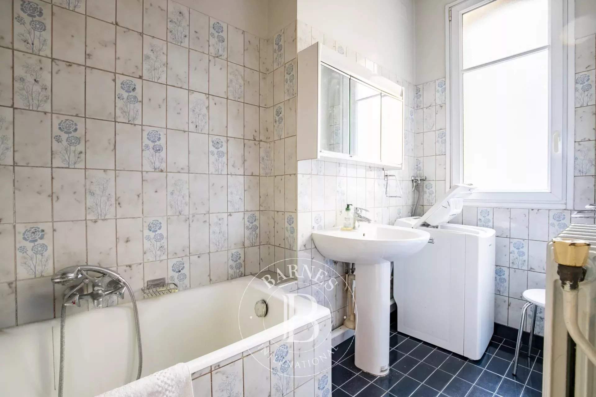 Paris  - Appartement 4 Pi&egrave;ces 2 Chambres - picture 11