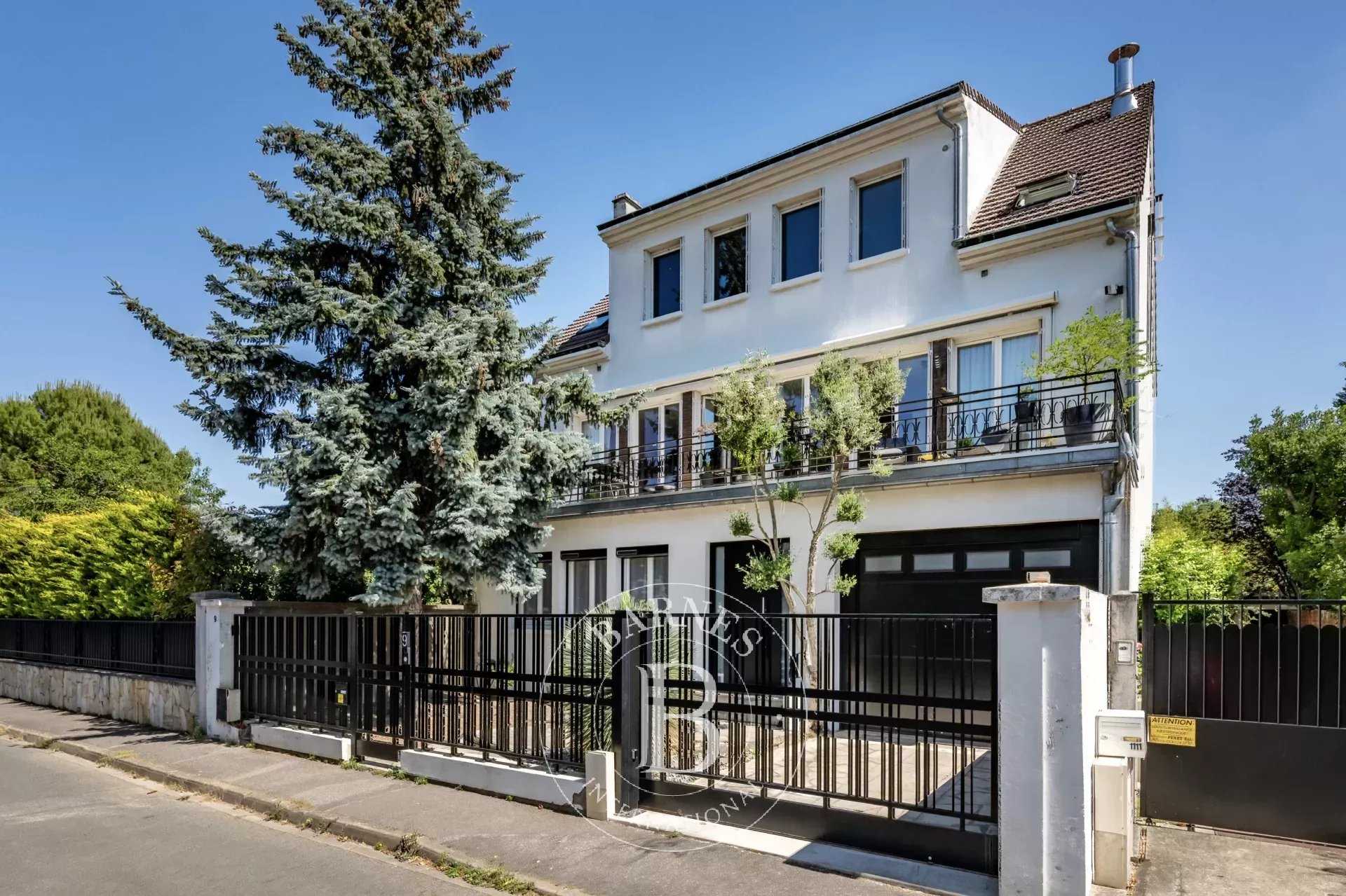 Bry-sur-Marne  - Maison 9 Pièces 4 Chambres