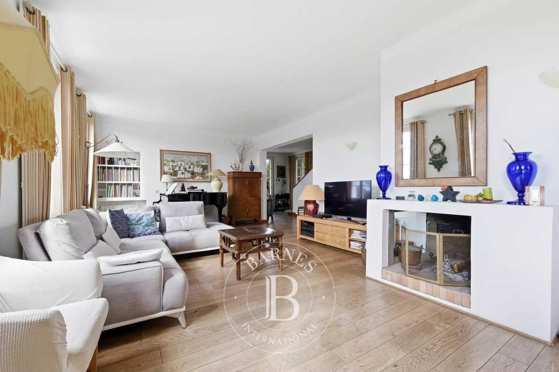 Nogent-sur-Marne  - Maison 8 Pi&egrave;ces 5 Chambres