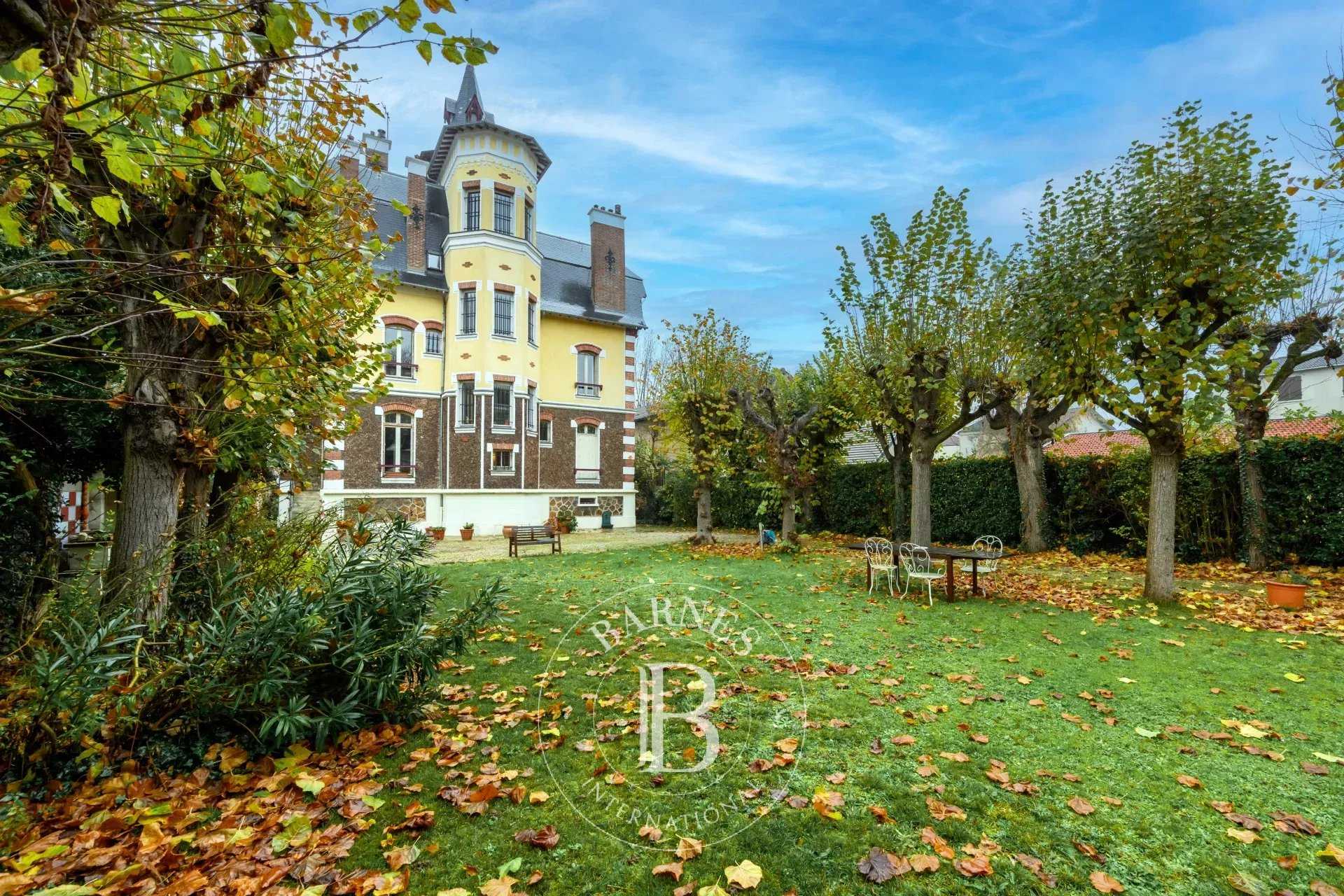 Joinville-le-Pont  - Maison 9 Pi&egrave;ces 6 Chambres