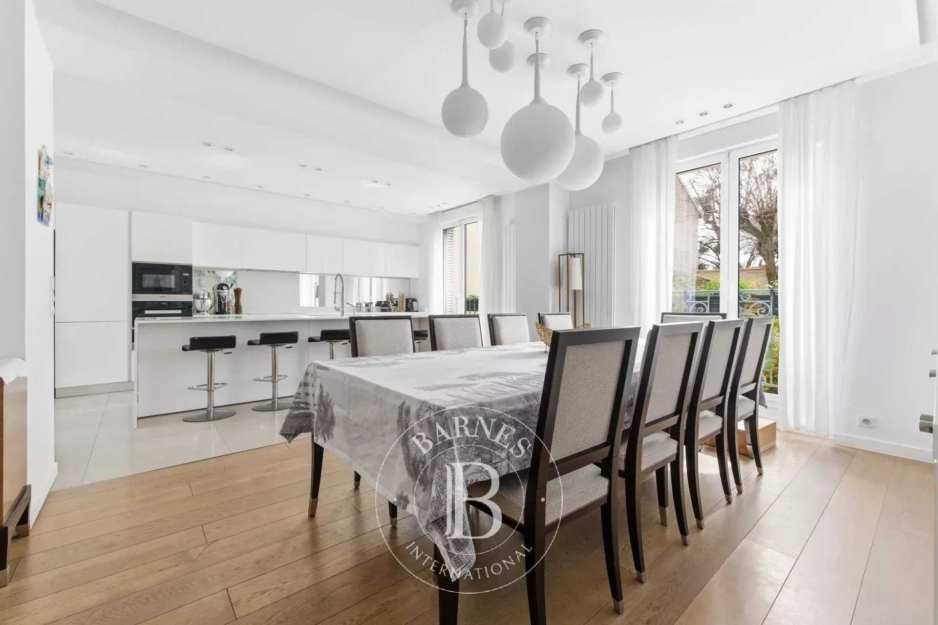 Fontenay-sous-Bois  - Maison 10 Pi&egrave;ces 6 Chambres