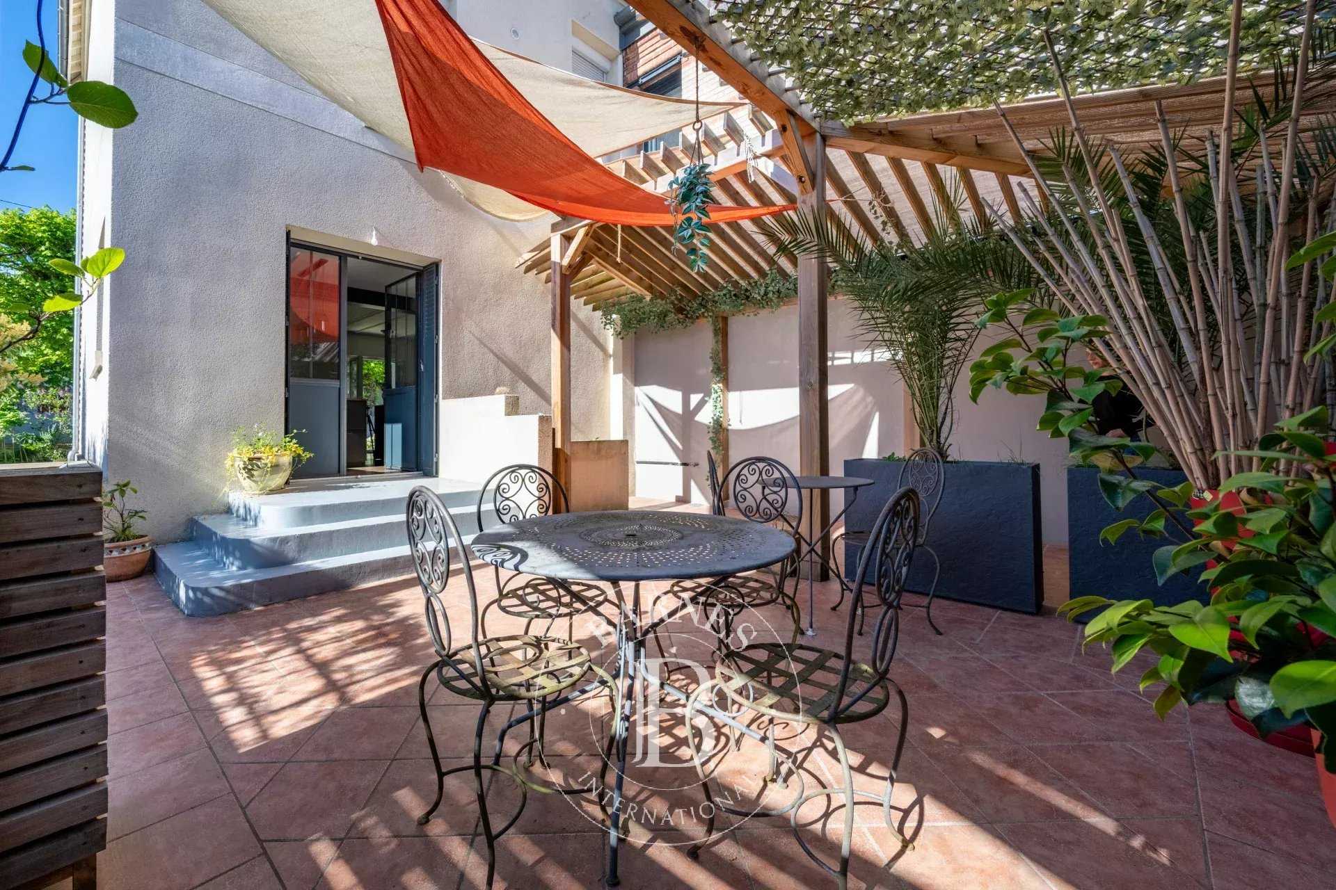 Saint-Maur-des-Fossés  - Maison 6 Pi&egrave;ces 5 Chambres