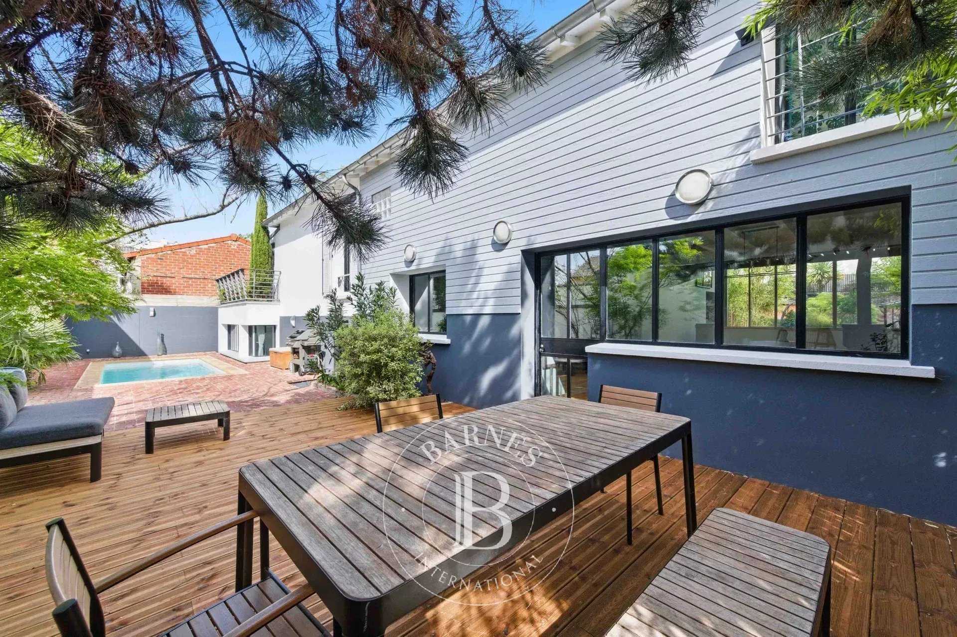 Saint-Maur-des-Fossés  - Maison 8 Pi&egrave;ces 5 Chambres