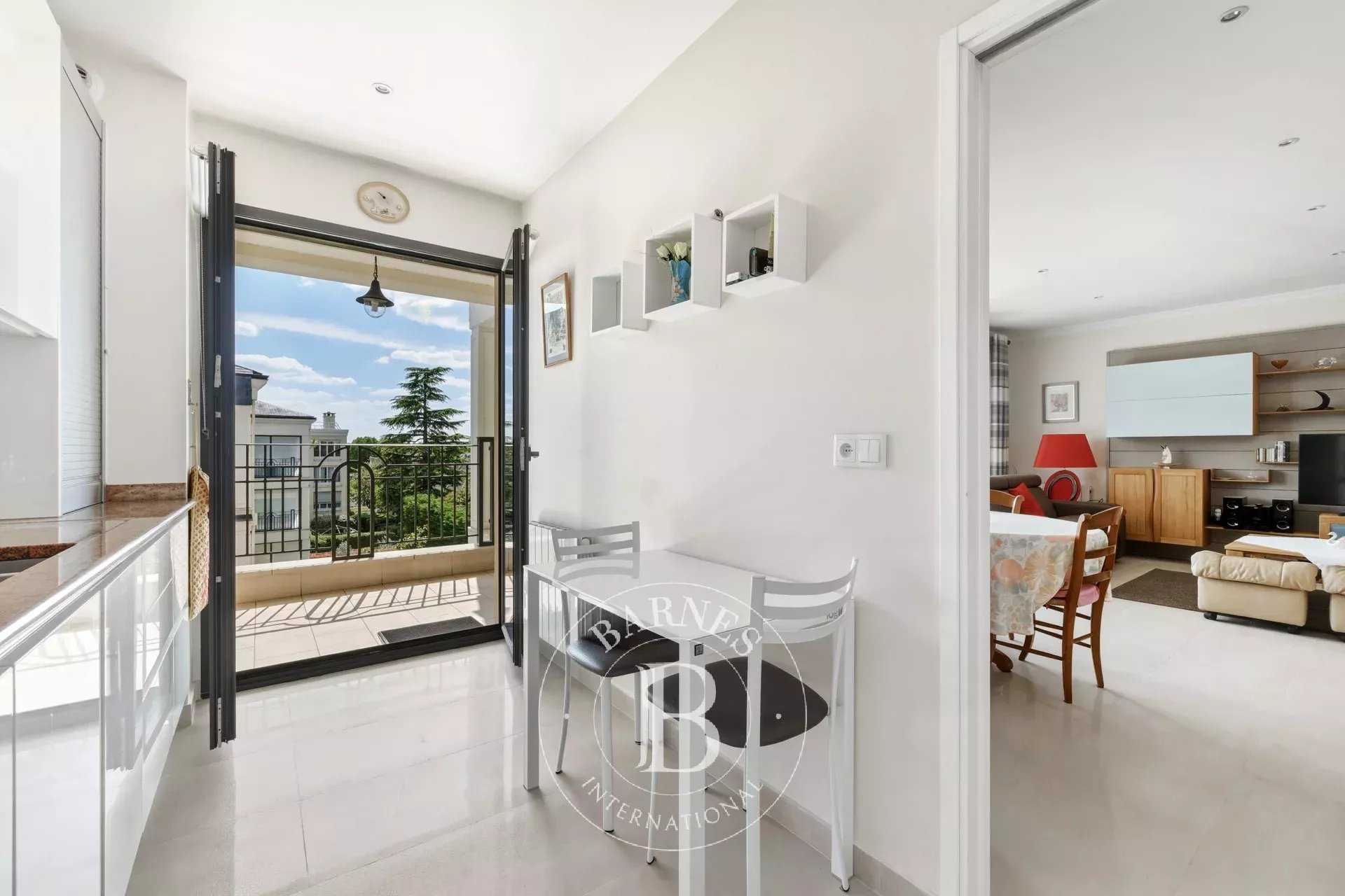 Saint-Maur-des-Fossés  - Appartement 3 Pi&egrave;ces 2 Chambres