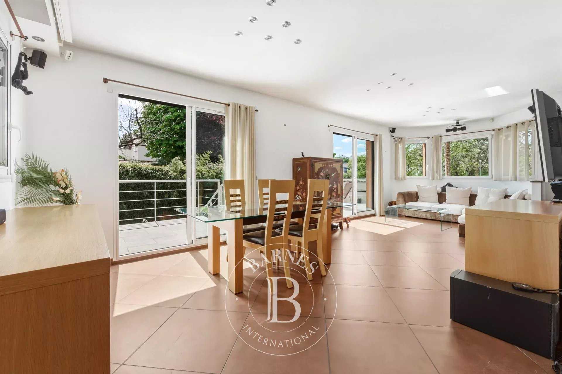 Joinville-le-Pont  - Maison 8 Pi&egrave;ces 5 Chambres