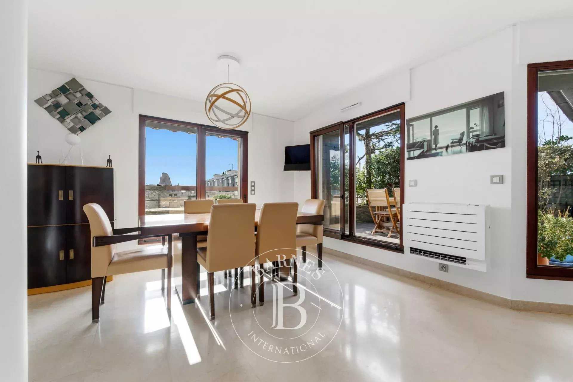 Saint-Mandé  - Appartement 6 Pi&egrave;ces 4 Chambres