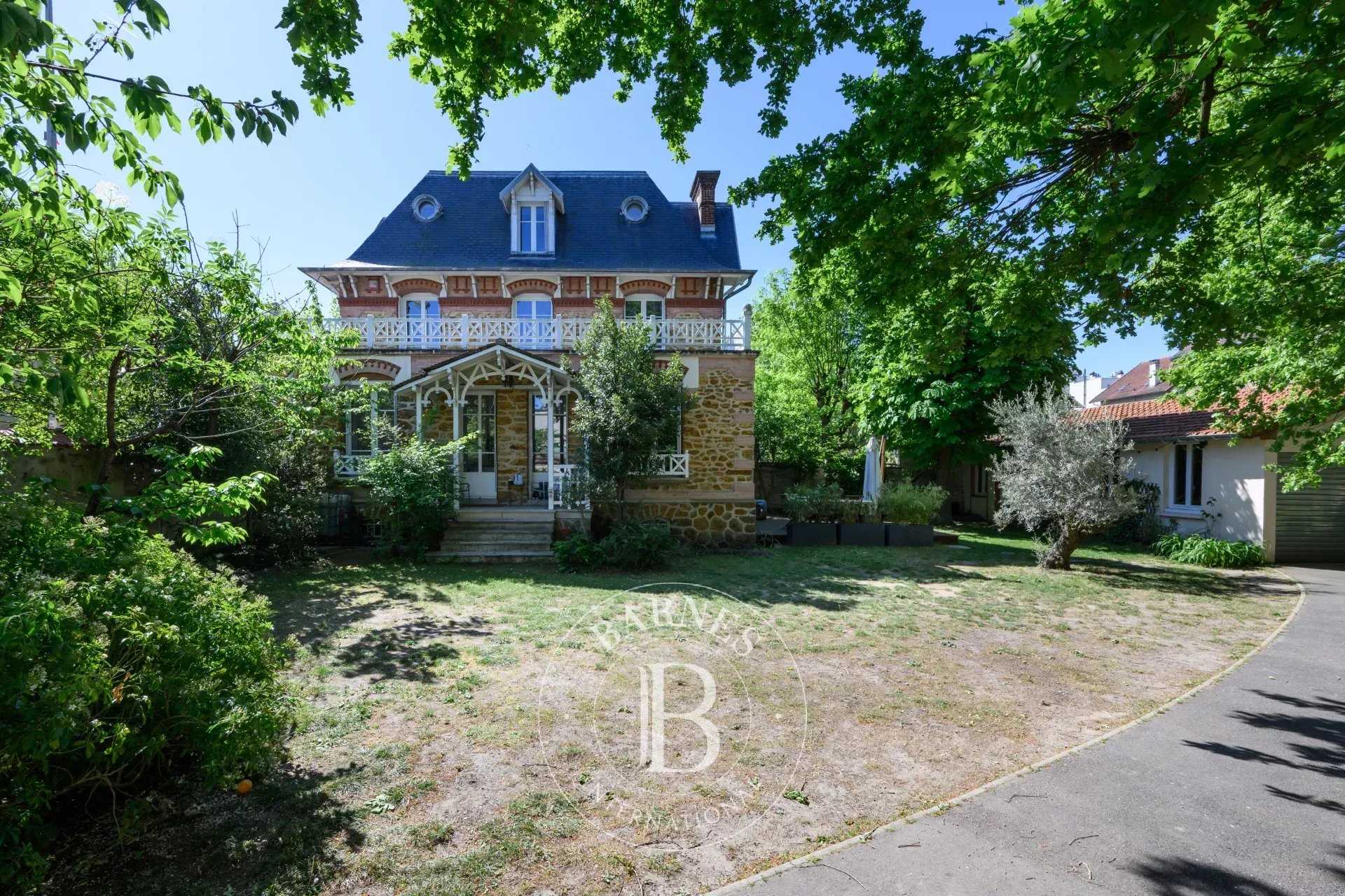 Saint-Maur-des-Fossés  - Maison 7 Pi&egrave;ces 5 Chambres