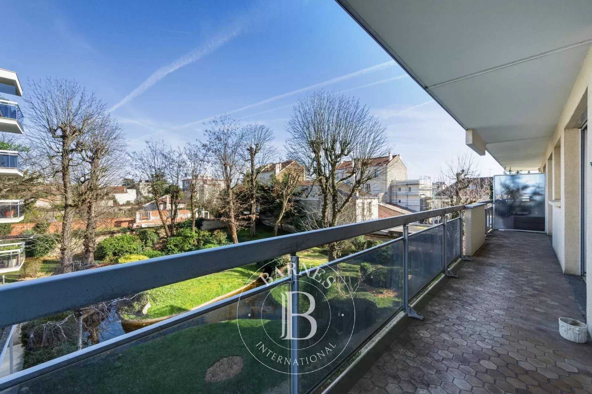 Saint-Maur-des-Fossés  - Appartement 3 Pi&egrave;ces 2 Chambres