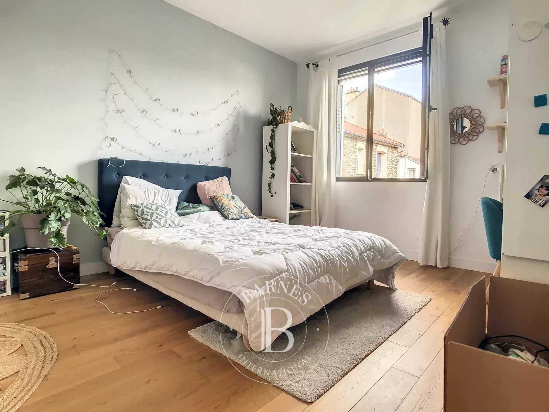 Fontenay-sous-Bois  - Maison 6 Pièces 4 Chambres