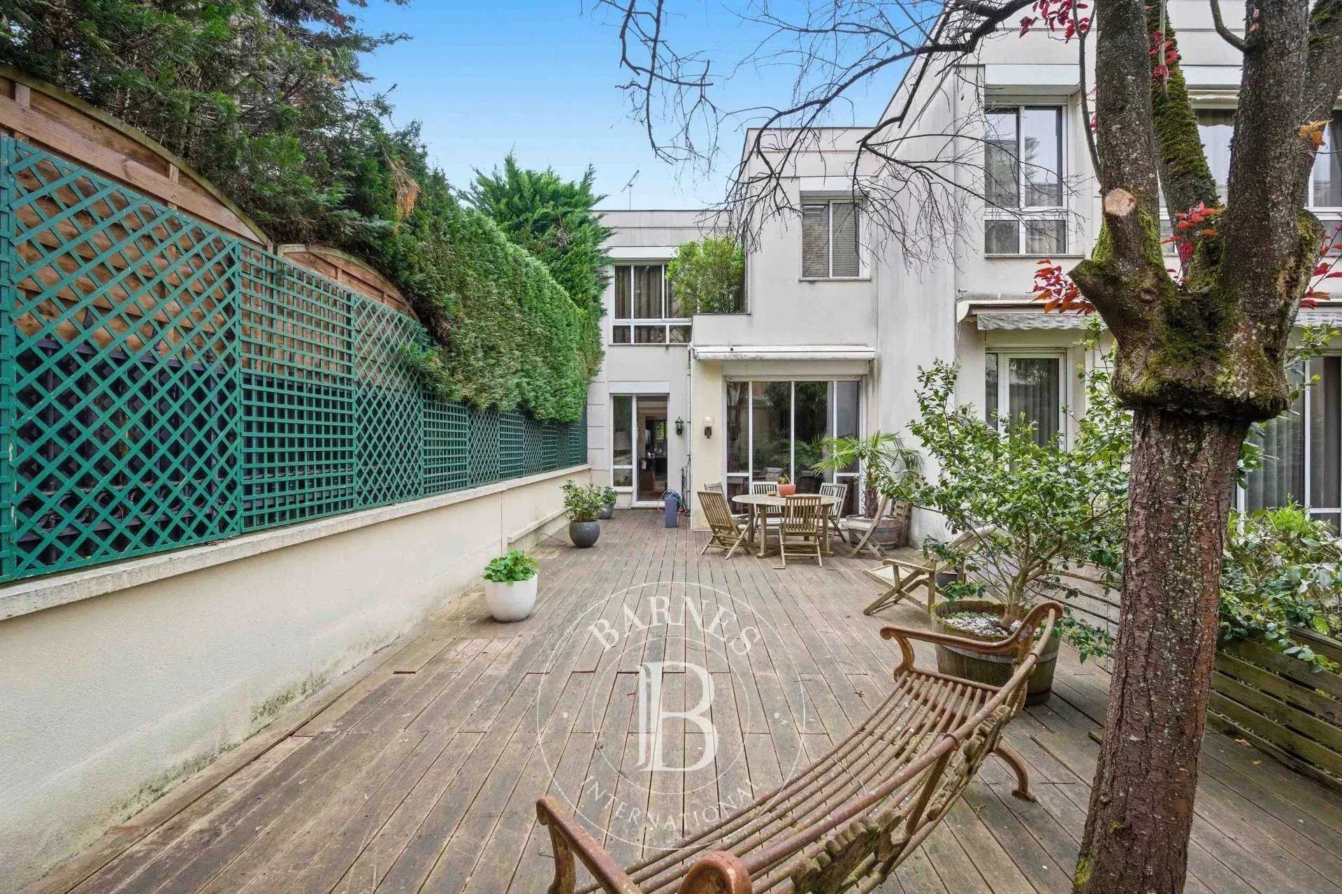 Nogent-sur-Marne  - Maison 5 Pi&egrave;ces 2 Chambres