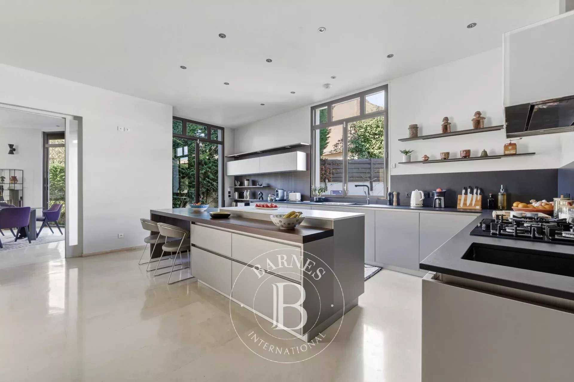 Saint-Maur-des-Fossés  - Villa 7 Pi&egrave;ces 7 Chambres