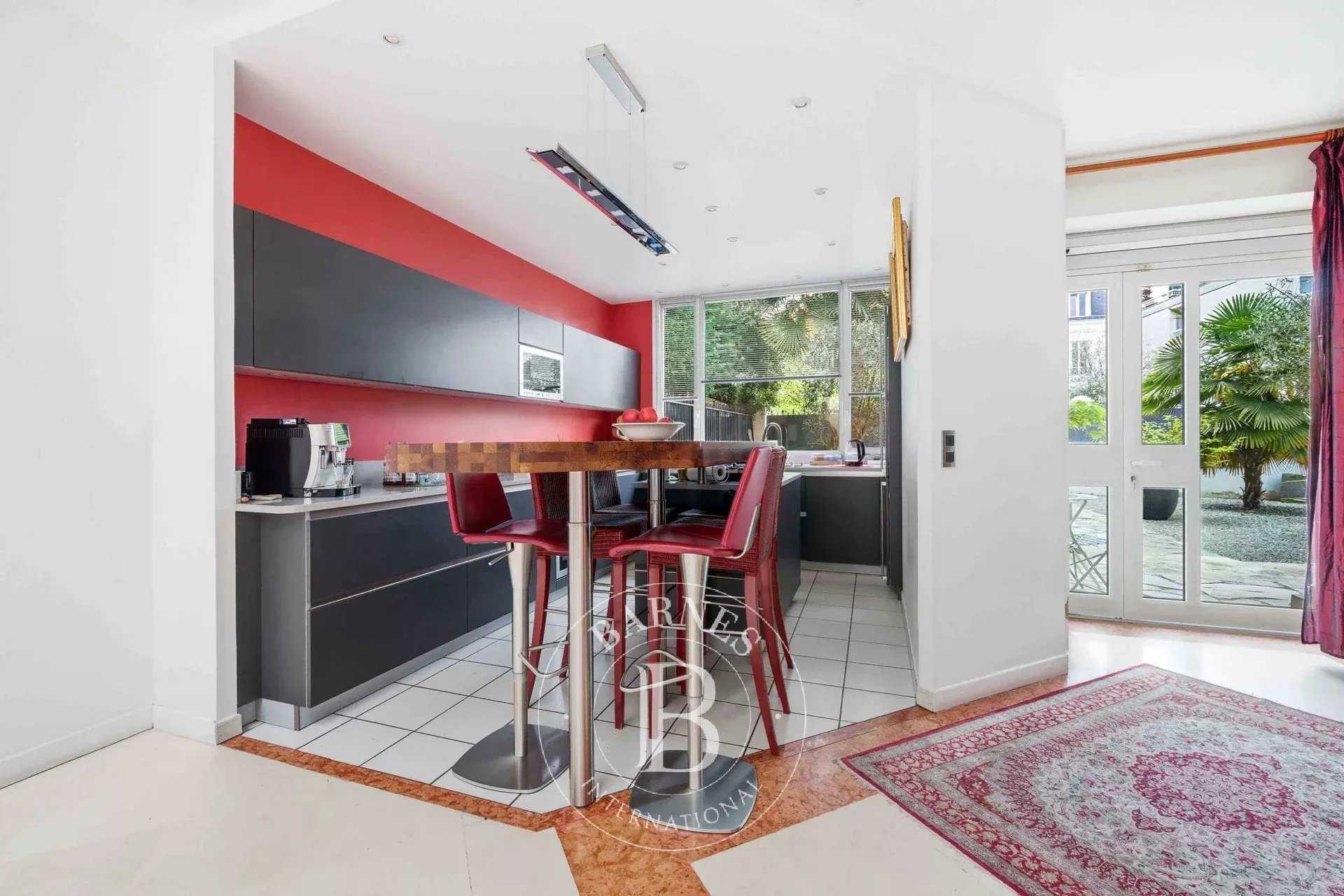 Nogent-sur-Marne  - Maison 5 Pi&egrave;ces 2 Chambres