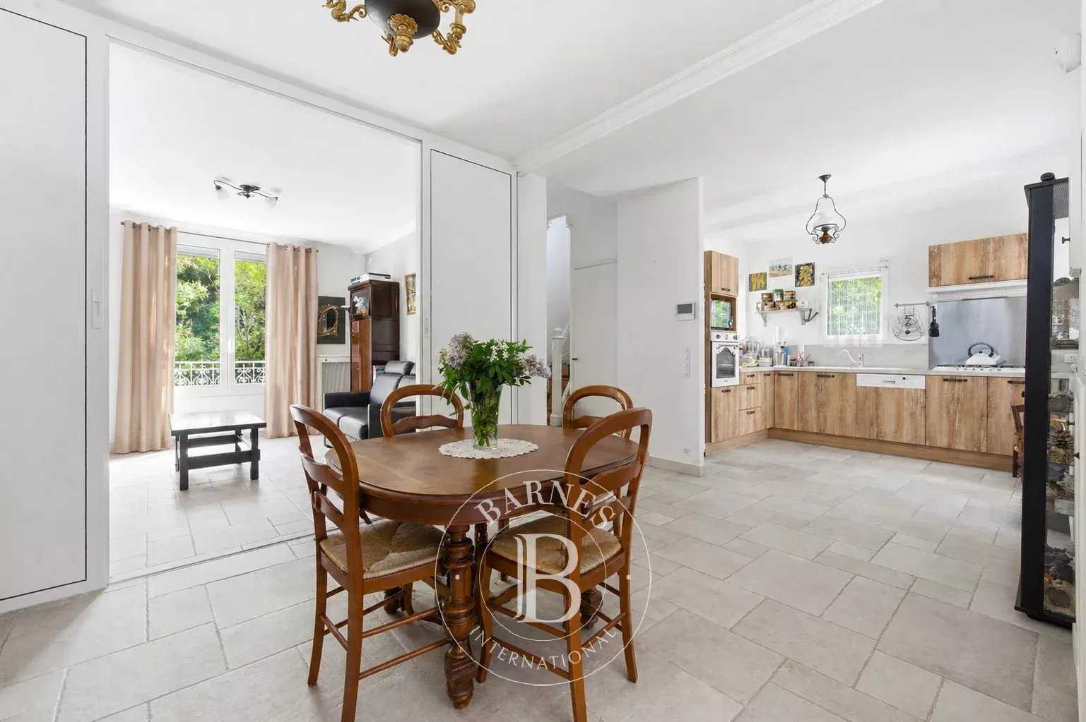 Saint-Maur-des-Fossés  - Maison 6 Pi&egrave;ces 4 Chambres