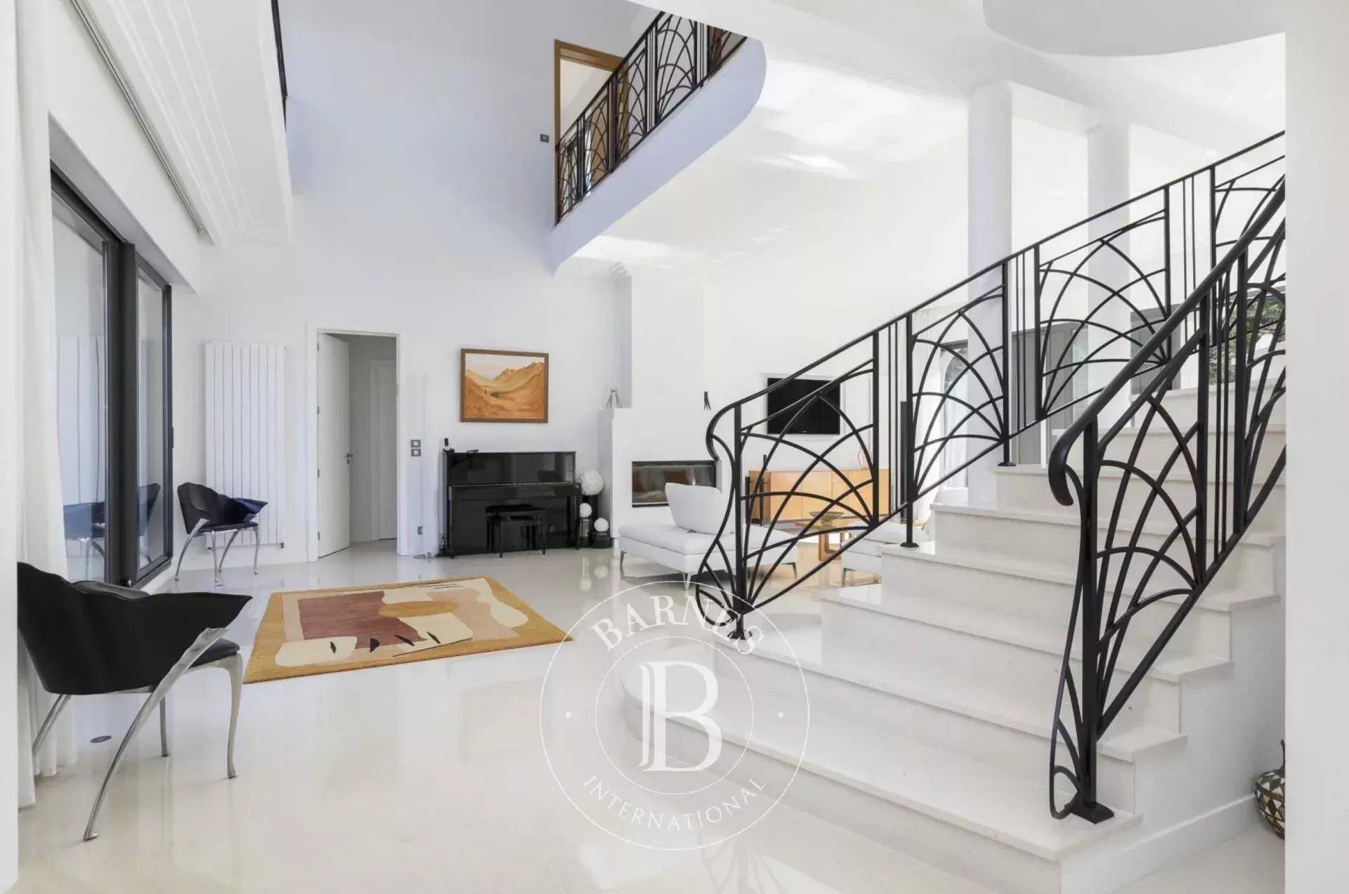 Saint-Maur-des-Fossés  - Villa 8 Pi&egrave;ces 5 Chambres