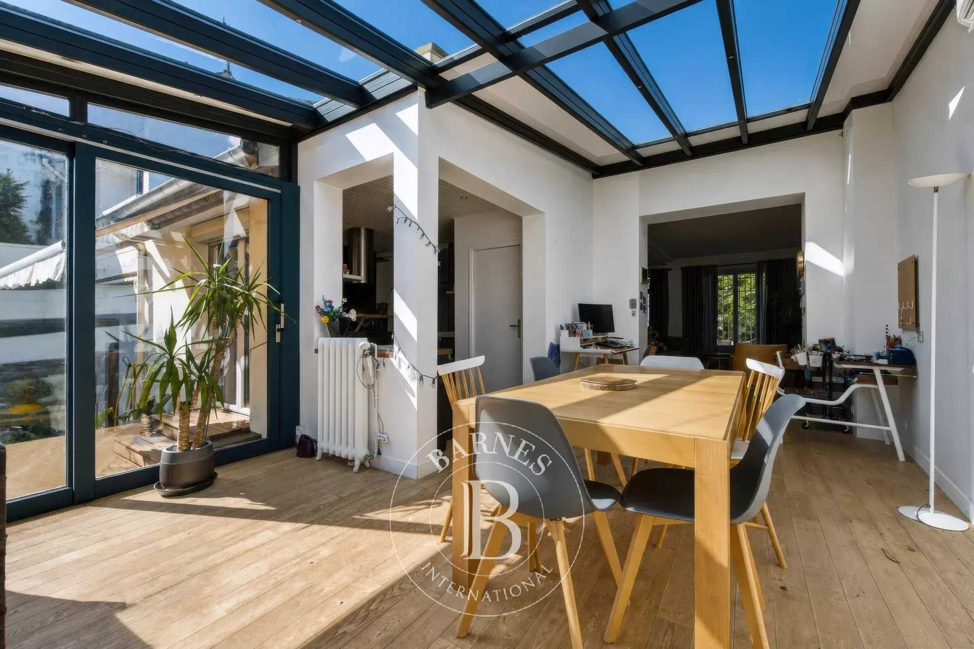 Chennevières-sur-Marne  - Maison 7 Pi&egrave;ces 5 Chambres