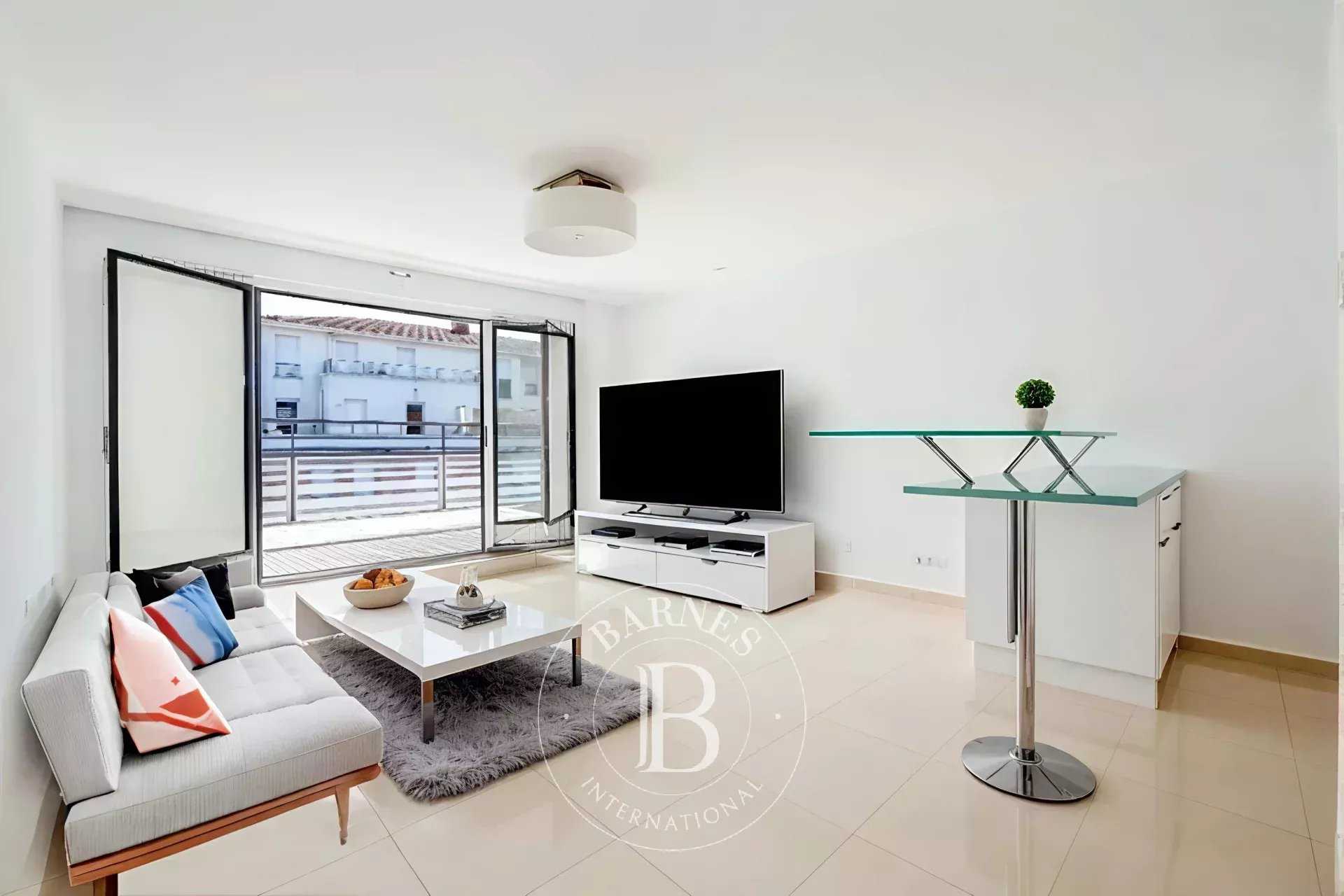 Cachan  - Apartment 2 Bedrooms