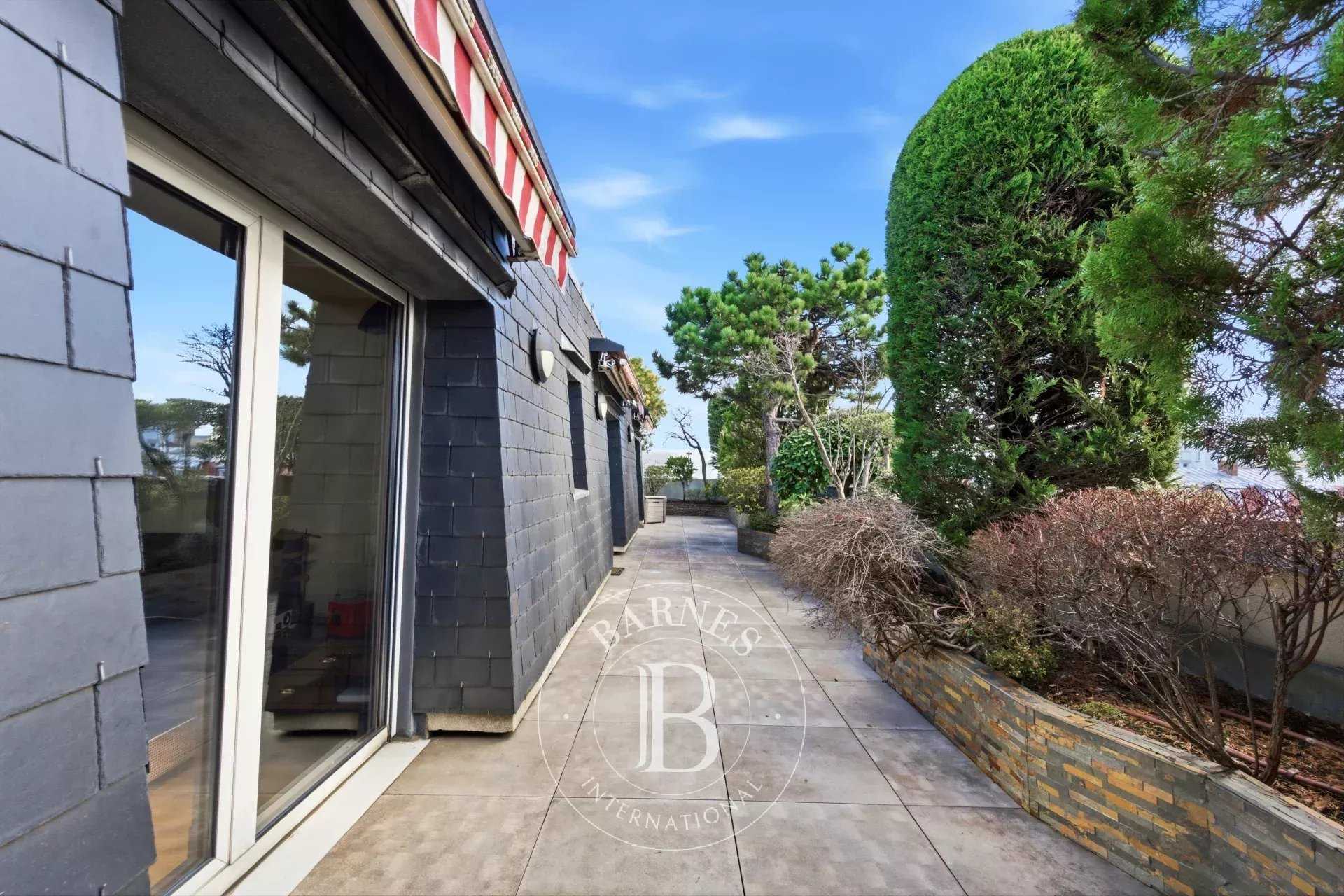 Saint-Mandé  - Appartement 6 Pi&egrave;ces 4 Chambres