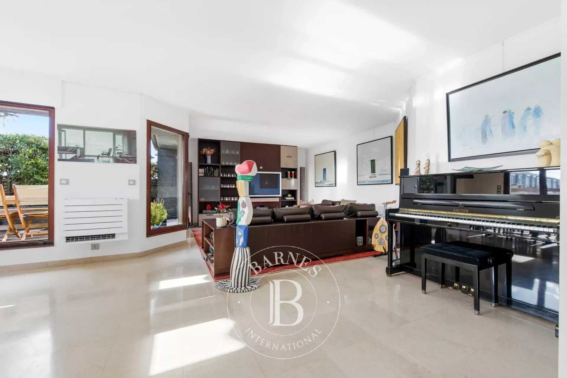 Saint-Mandé  - Appartement 6 Pi&egrave;ces 4 Chambres