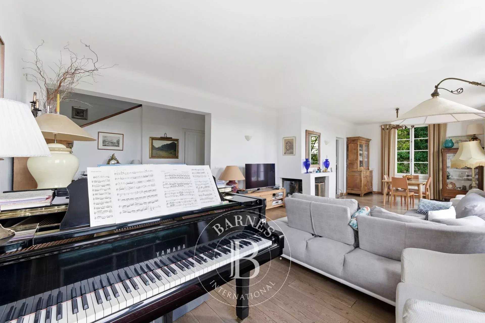 Nogent-sur-Marne  - Maison 8 Pi&egrave;ces 5 Chambres