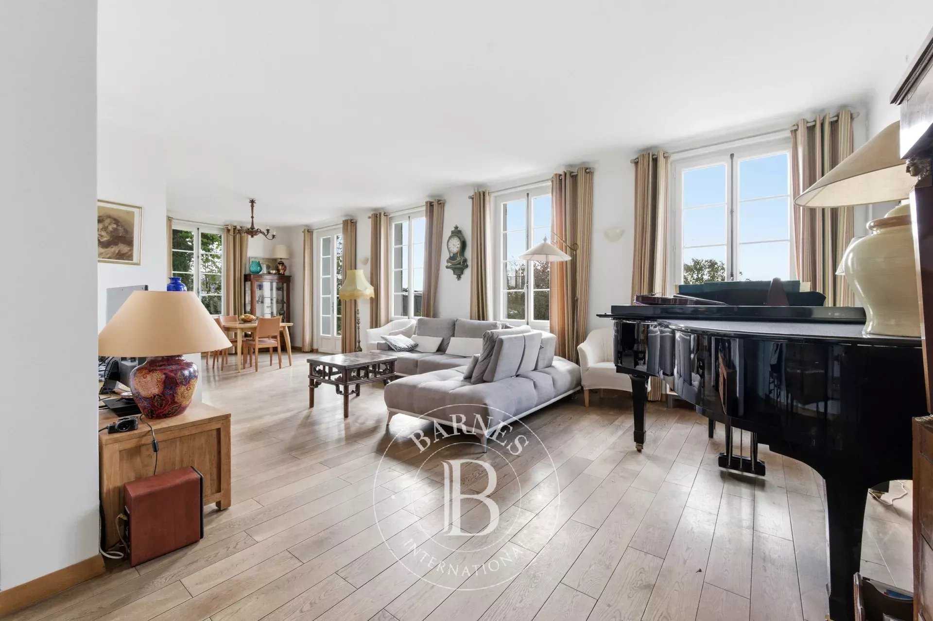 Nogent-sur-Marne  - Maison 8 Pi&egrave;ces 5 Chambres