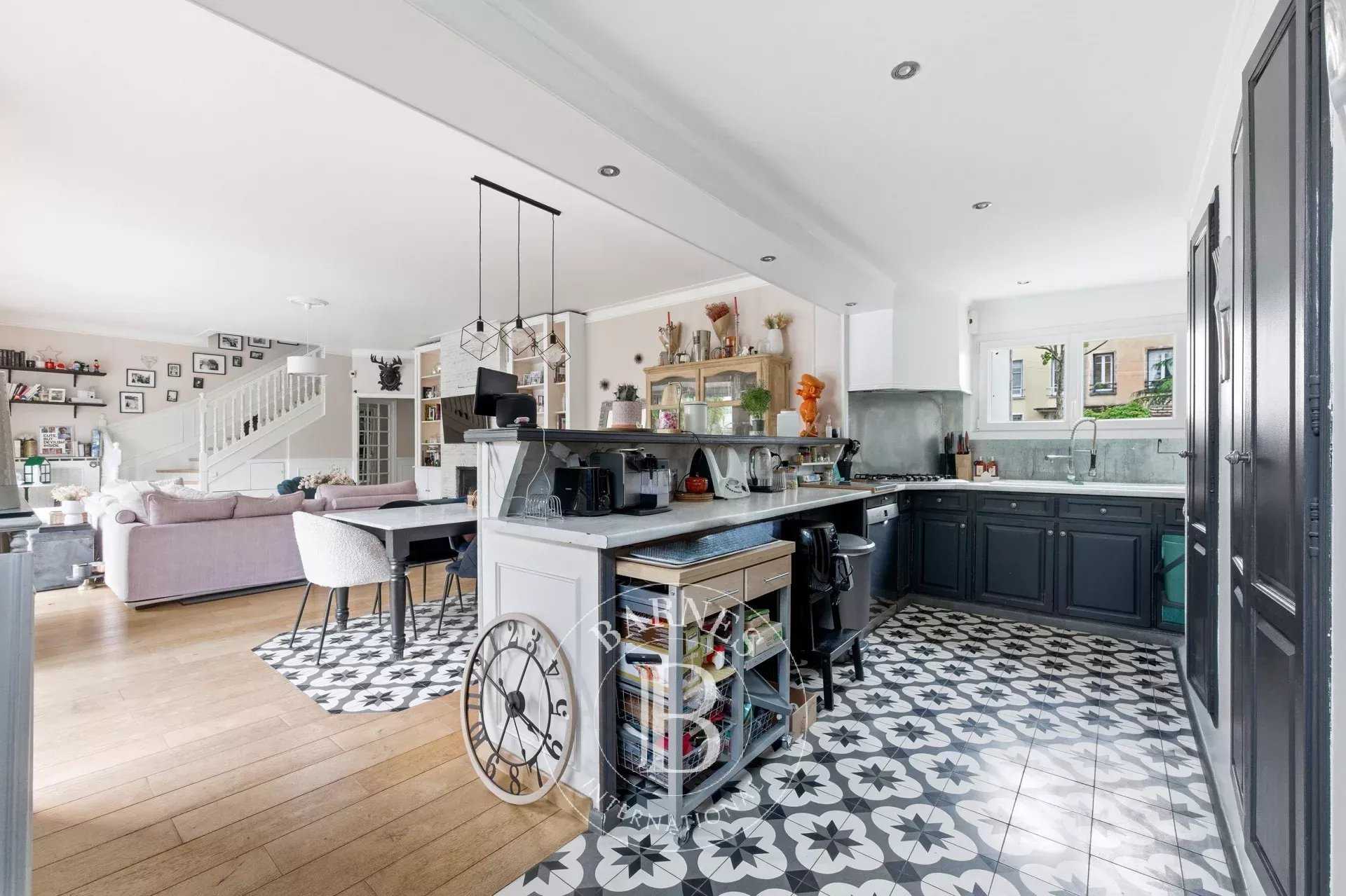 Le Perreux-sur-Marne  - Maison 8 Pi&egrave;ces 4 Chambres