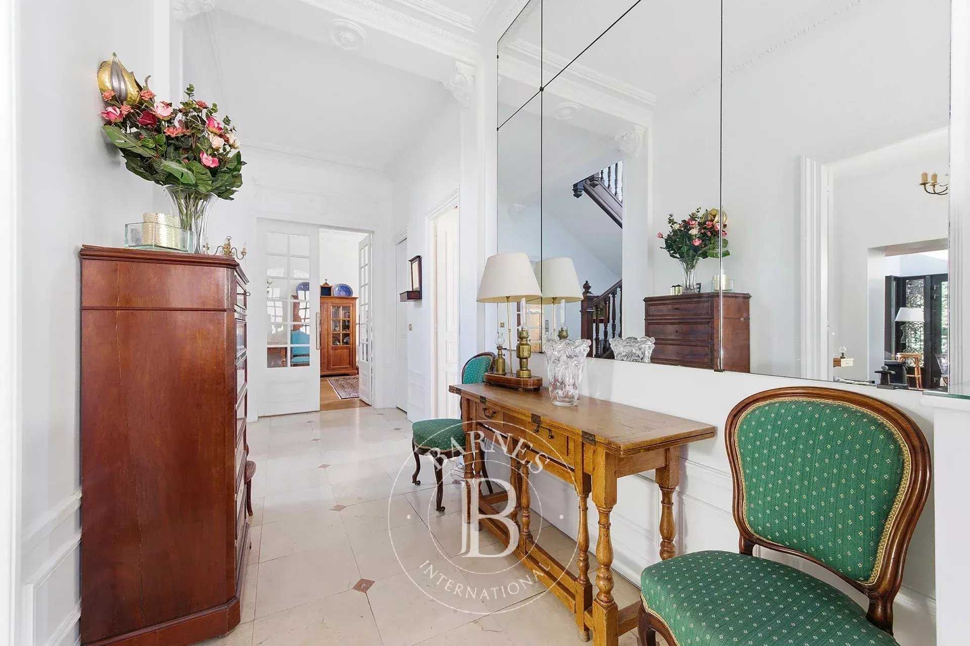 Saint-Maur-des-Fossés  - Maison 10 Pi&egrave;ces 7 Chambres