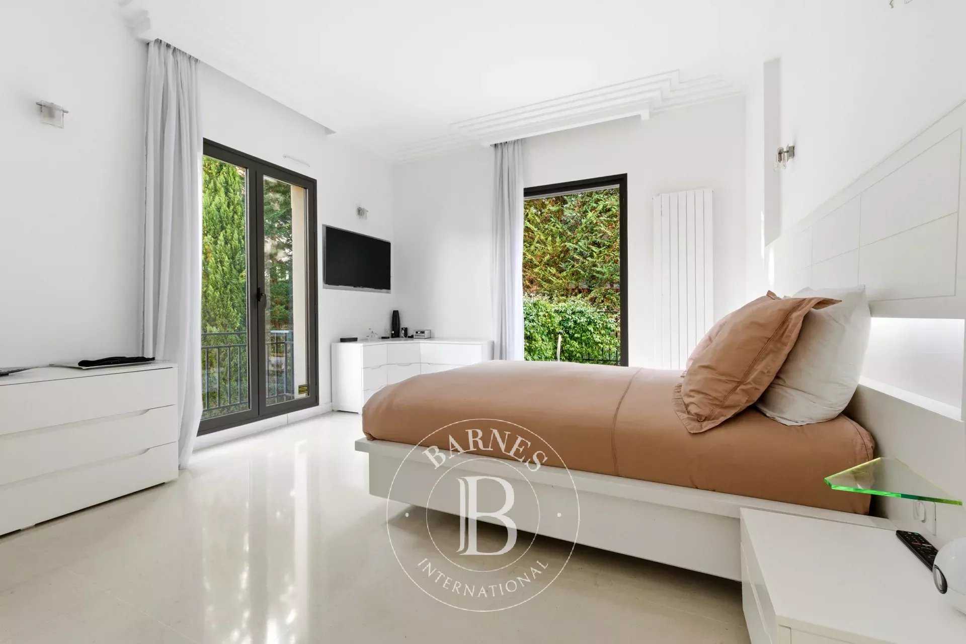 Saint-Maur-des-Fossés  - Villa 8 Pi&egrave;ces 5 Chambres