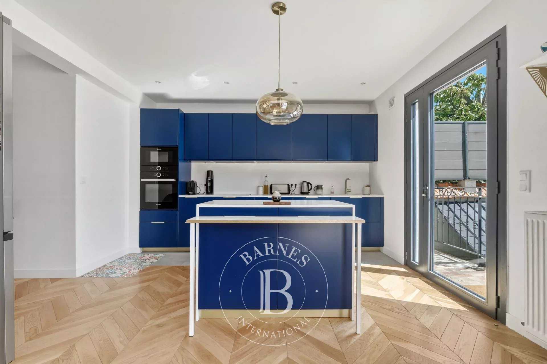 Saint-Maur-des-Fossés  - Maison 8 Pi&egrave;ces 5 Chambres