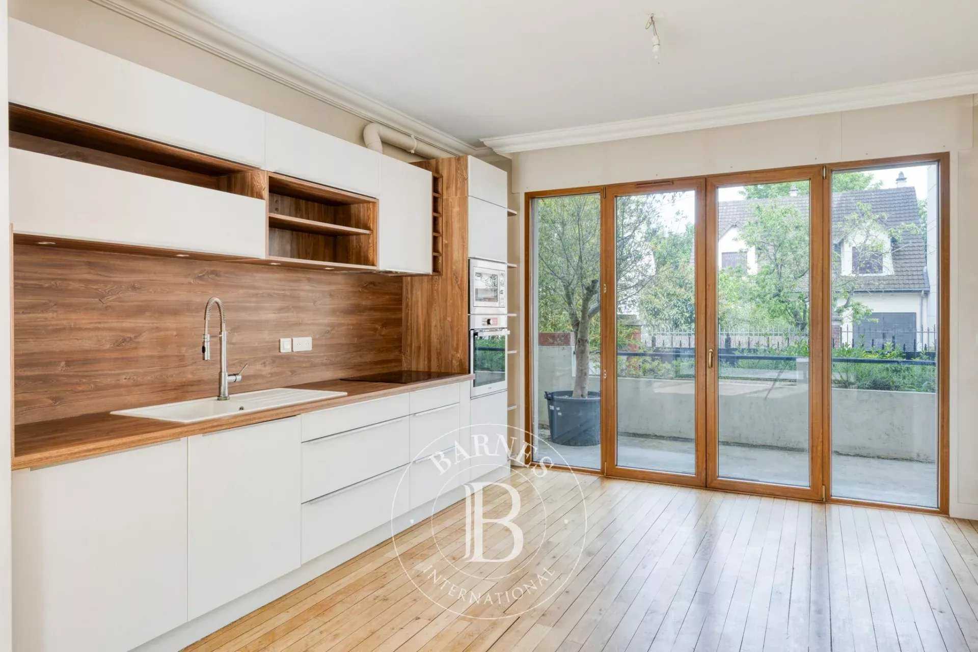 Bry-sur-Marne  - Maison 6 Pi&egrave;ces 4 Chambres