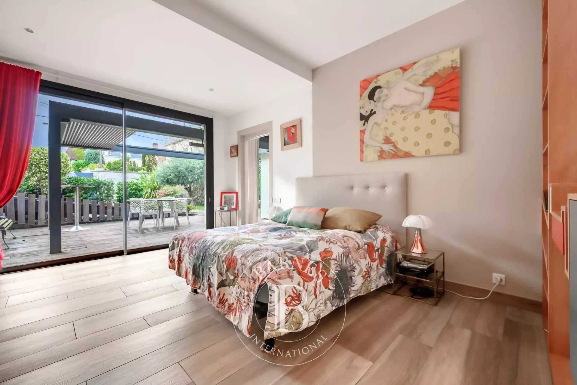 Saint-Maur-des-Fossés  - Maison 6 Pi&egrave;ces 5 Chambres