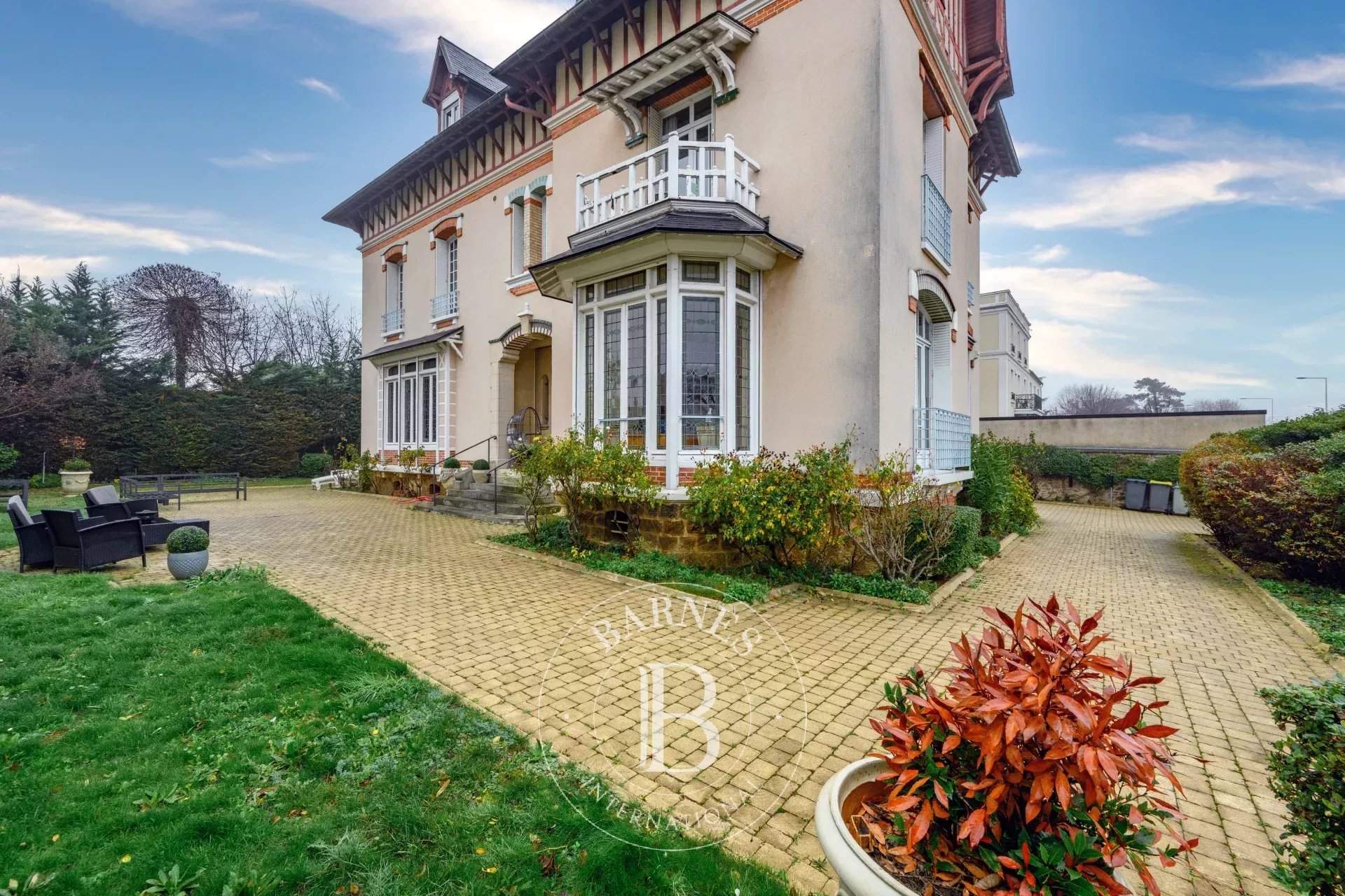 Ablon-sur-Seine  - Maison 12 Pi&egrave;ces 5 Chambres - picture 1