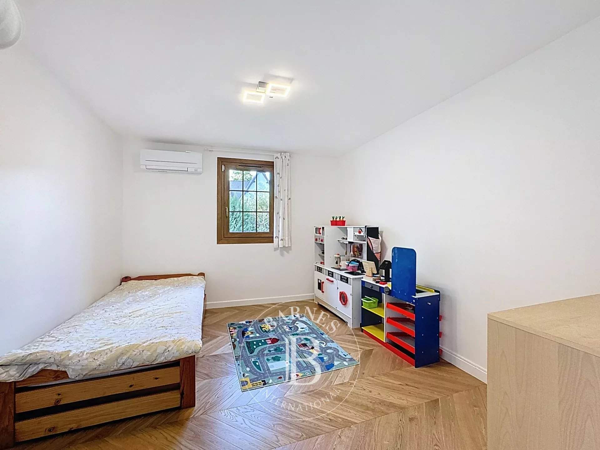 Sucy-en-Brie  - Maison 9 Pi&egrave;ces 4 Chambres - picture 10