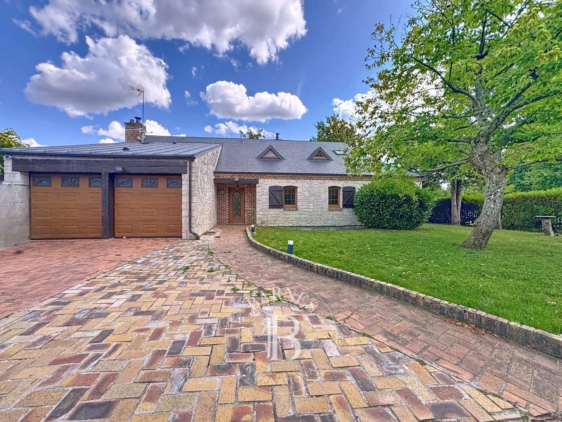 Sucy-en-Brie  - Maison 9 Pi&egrave;ces 4 Chambres - picture 1