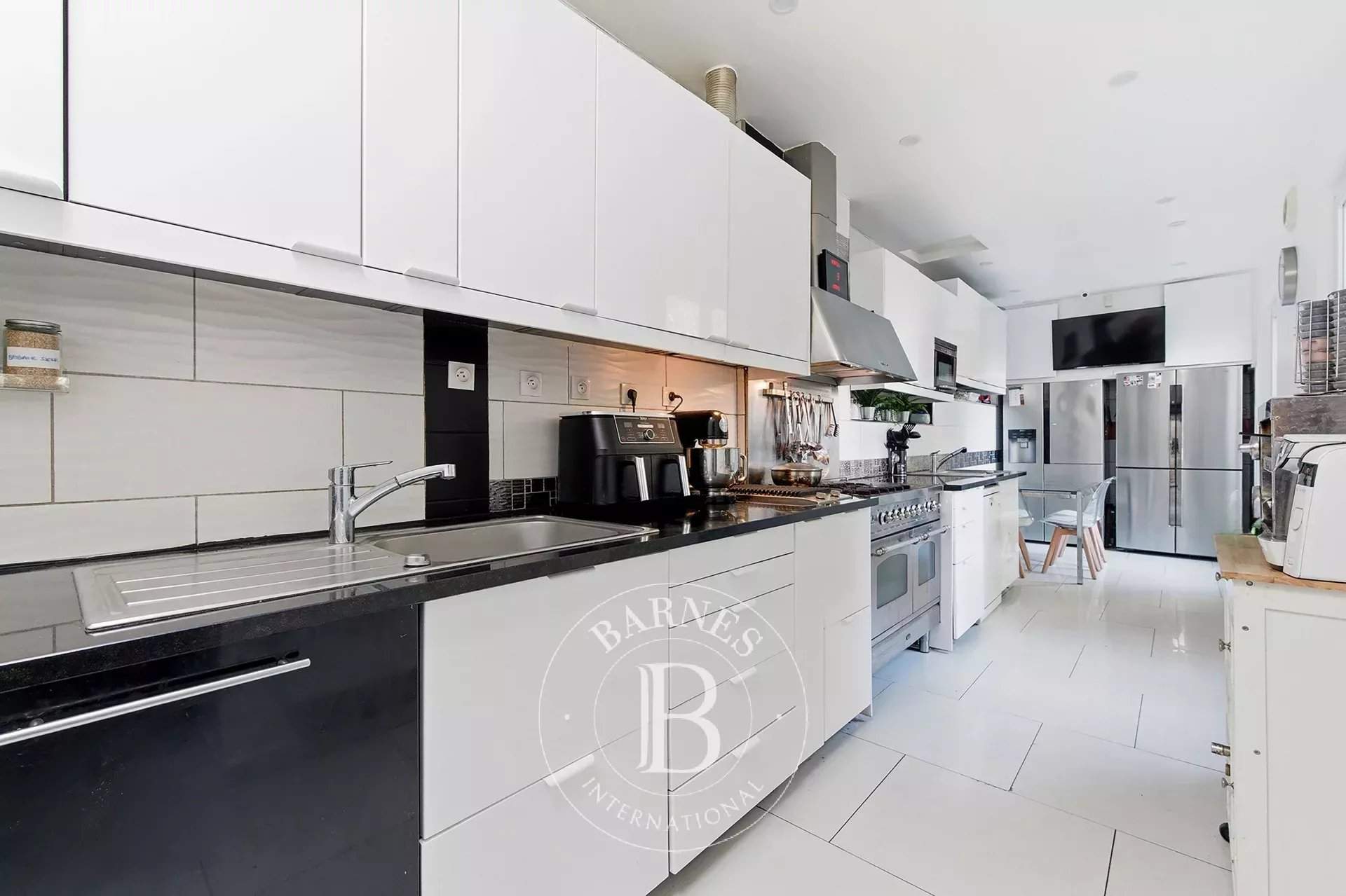 Nogent-sur-Marne  - Maison 8 Pi&egrave;ces 5 Chambres - picture 11