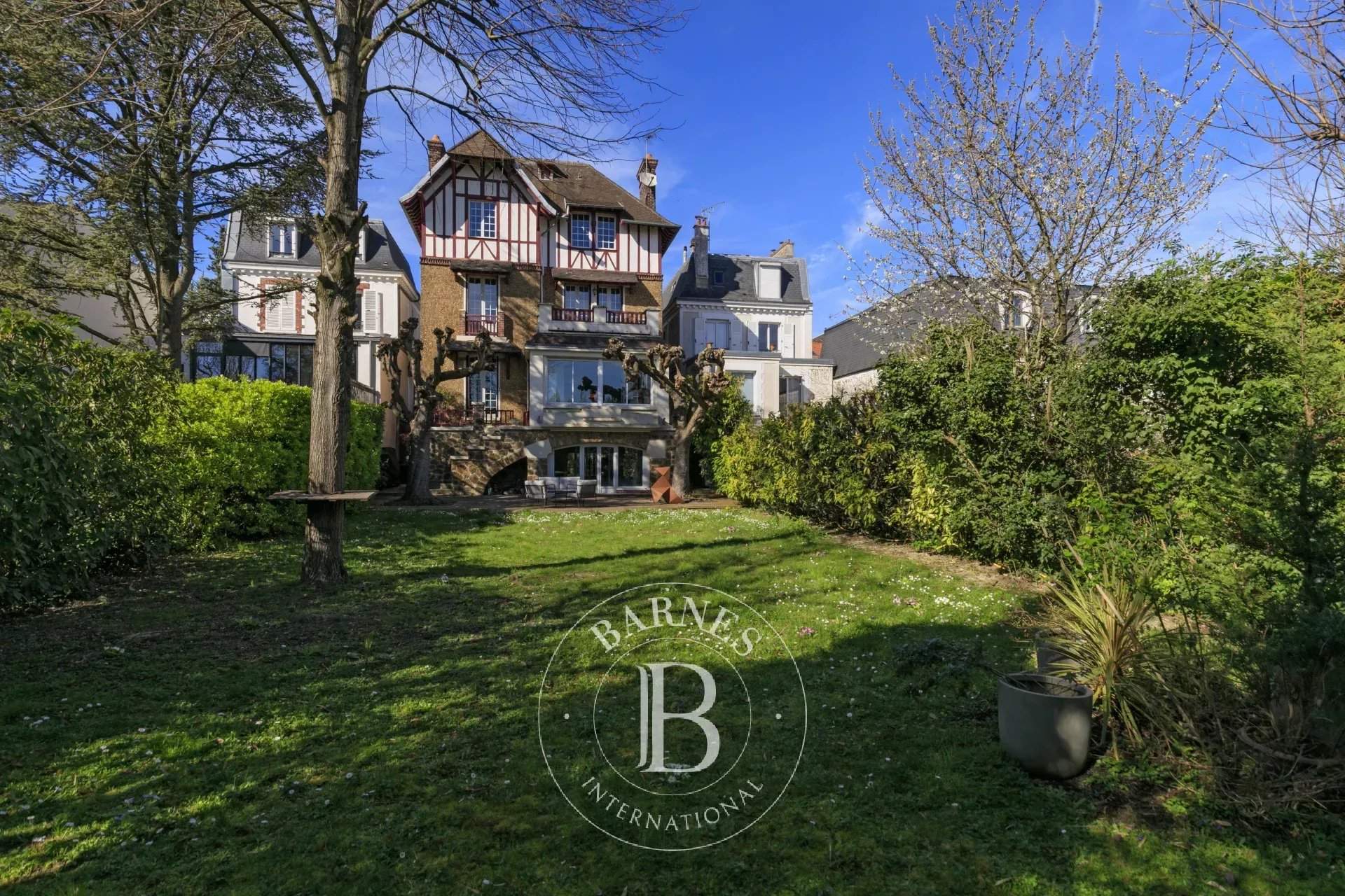 Nogent-sur-Marne  - Maison 7 Pi&egrave;ces 5 Chambres - picture 1